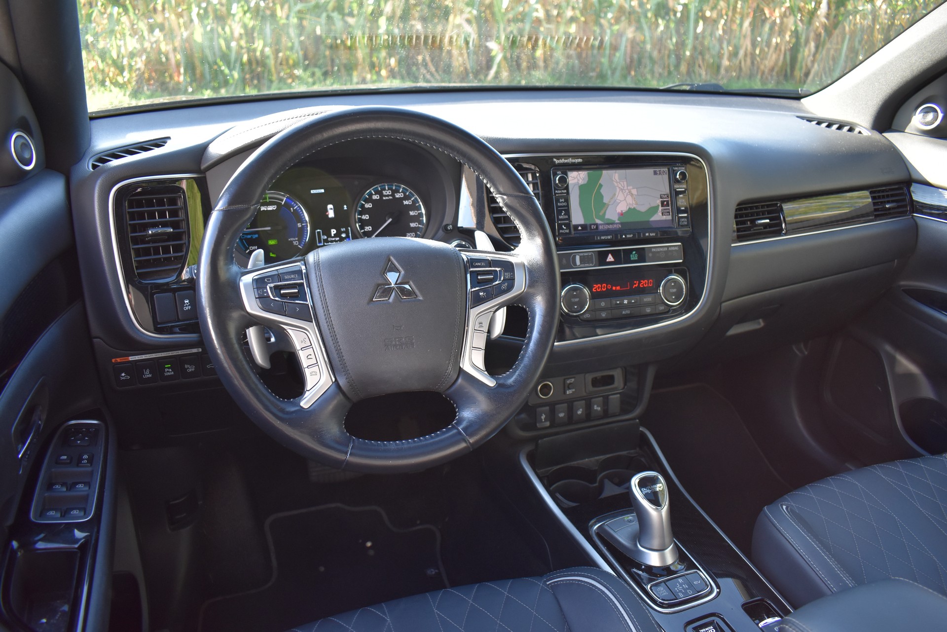 MITSUBISHI Outlander 2.4 PHEV Diamond S-Edition 4WD Automatic-image-8