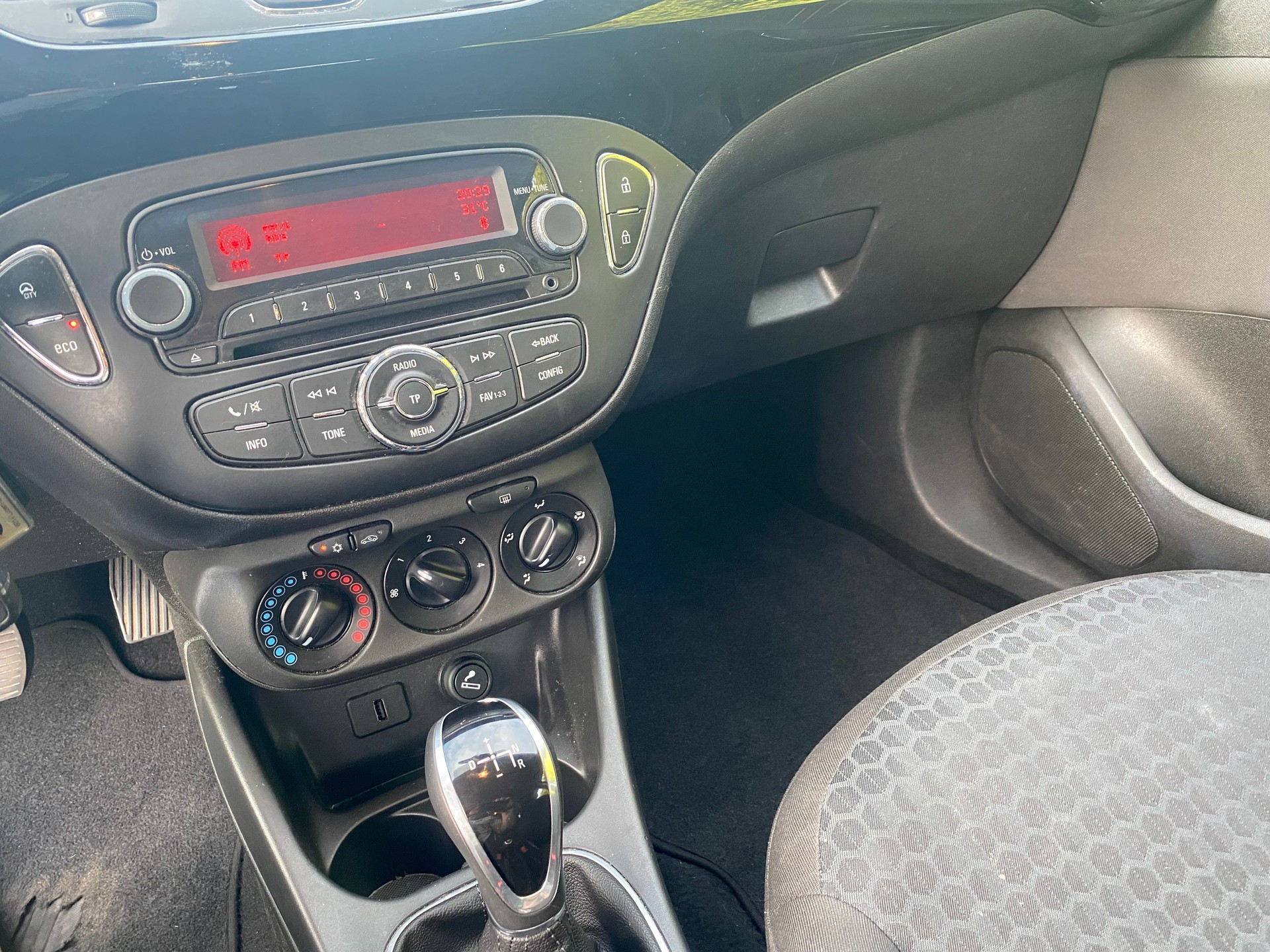 OPEL Corsa 1.4 TP Enjoy Easytronic-image-15