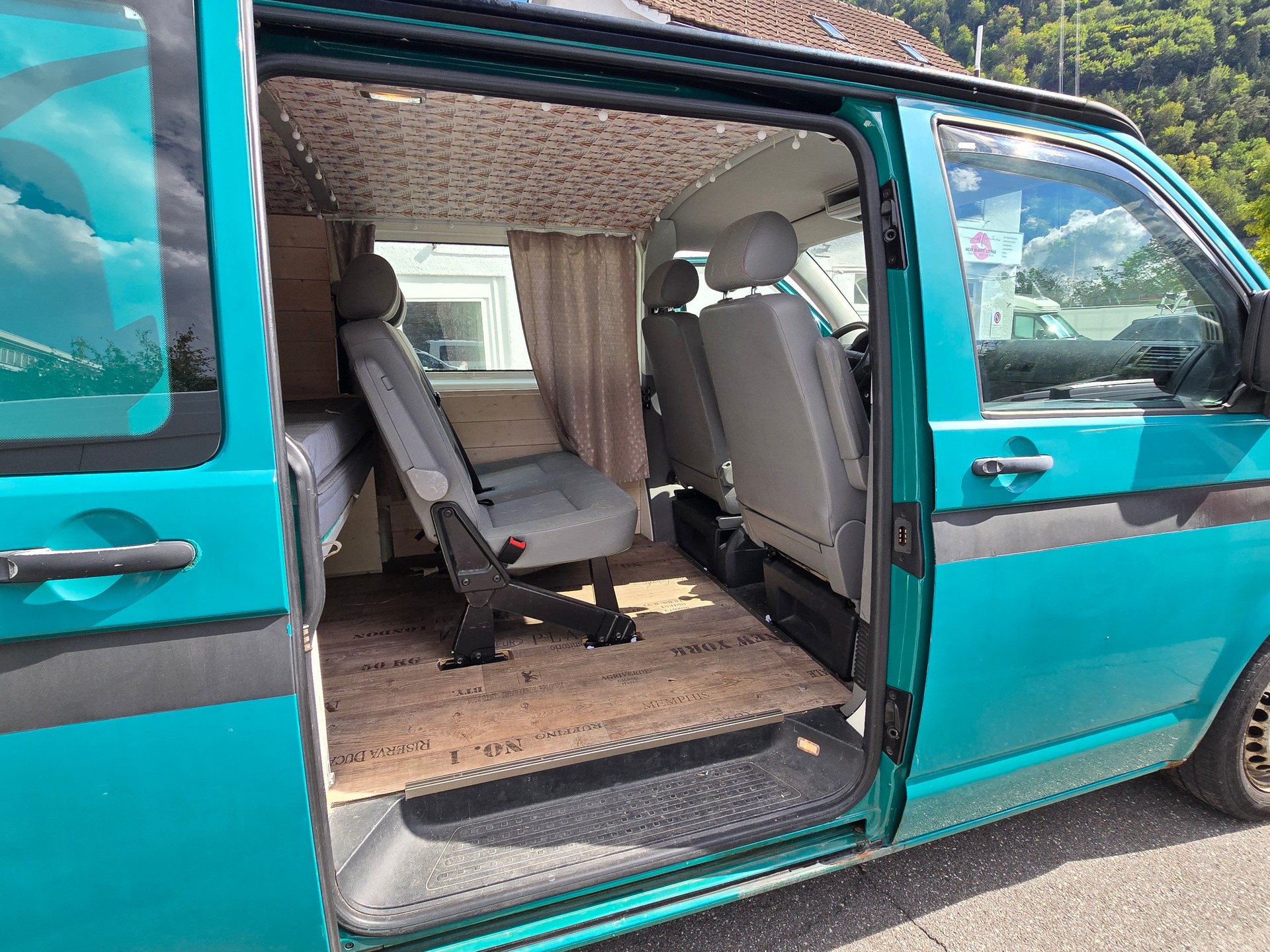VW TRANSPORTER 1.9TDI 102PS-image-12