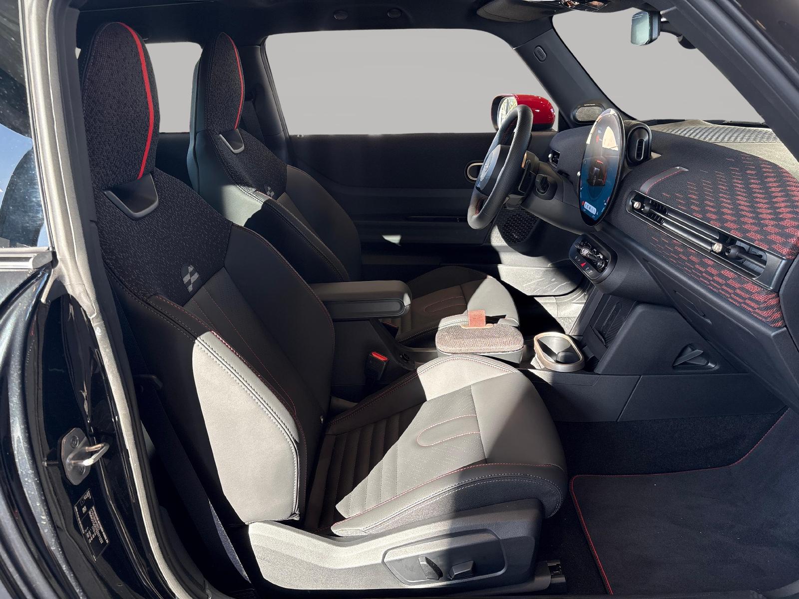 MINI F66 2.0i John Cooper Works-image-9