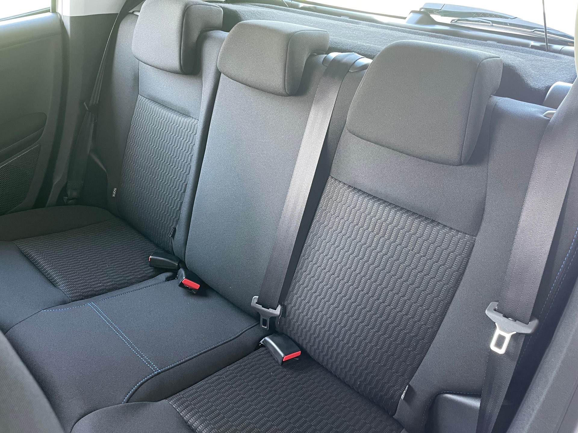 PEUGEOT 208 1.2 PureTech Signature S/S-image-15
