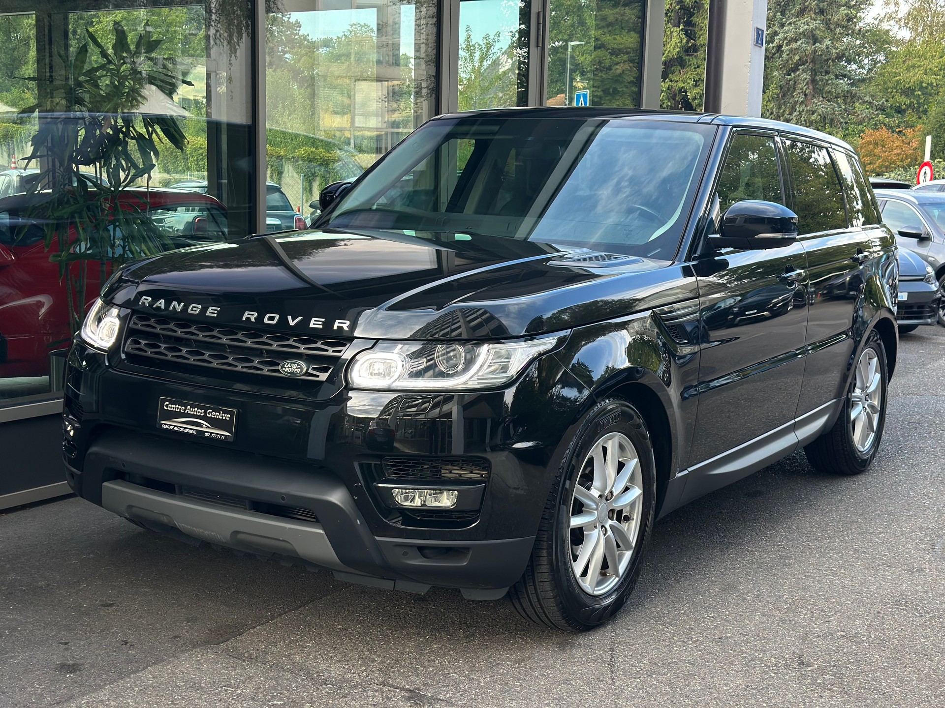 LAND ROVER Range Rover Sport 3.0 TDV6 SE Automatic-image-2