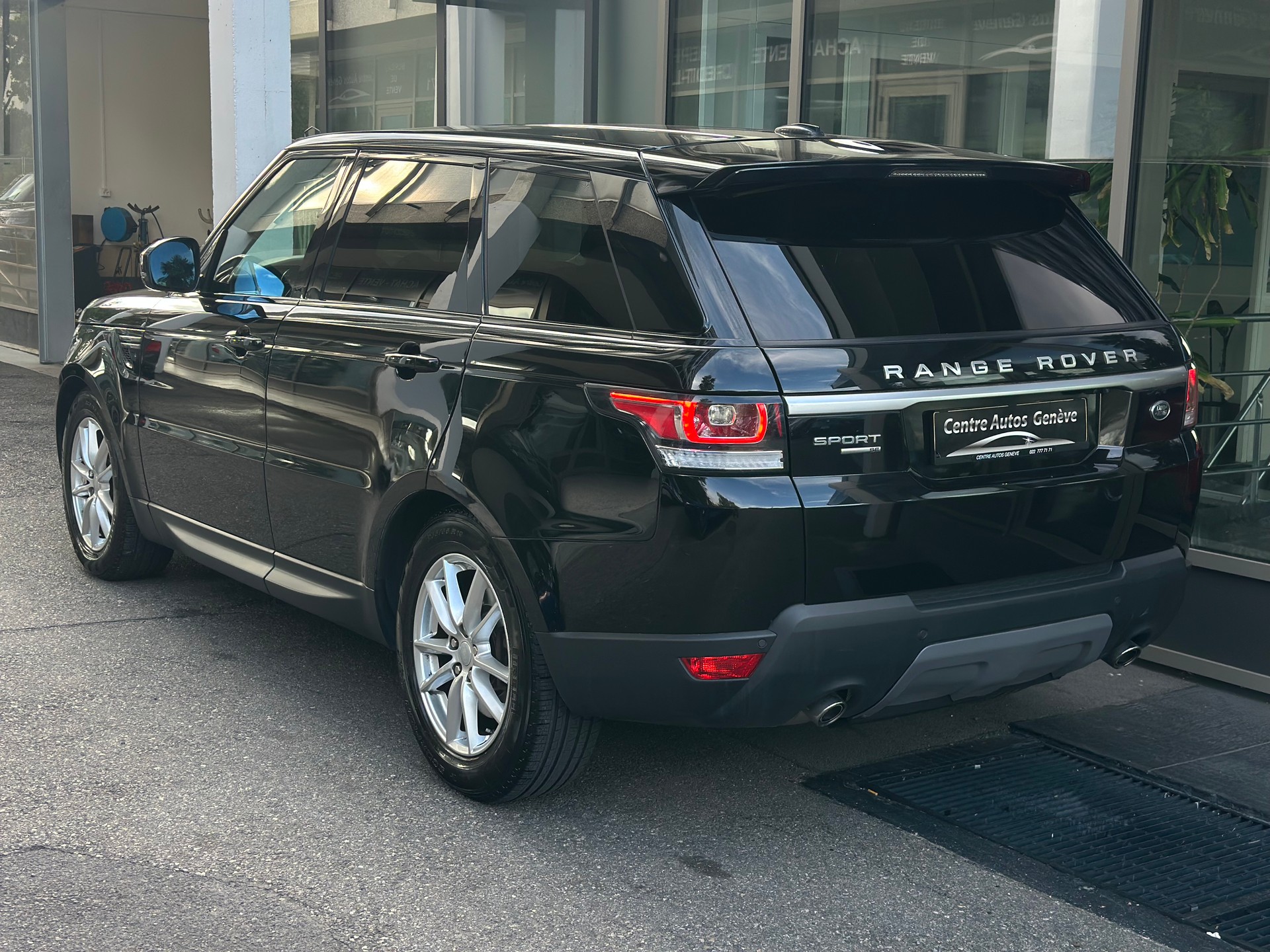 LAND ROVER Range Rover Sport 3.0 TDV6 SE Automatic-image-5