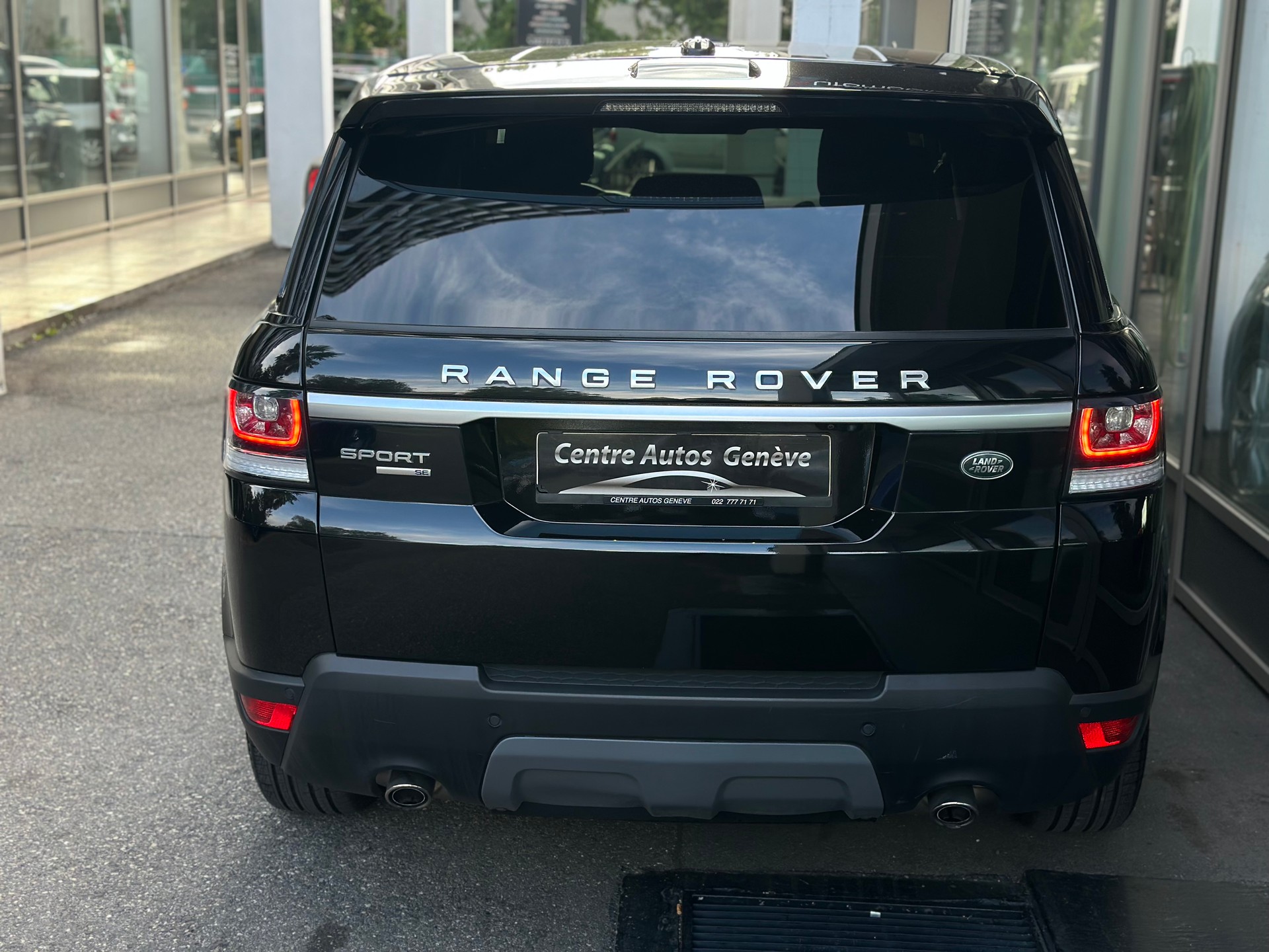 LAND ROVER Range Rover Sport 3.0 TDV6 SE Automatic-image-6
