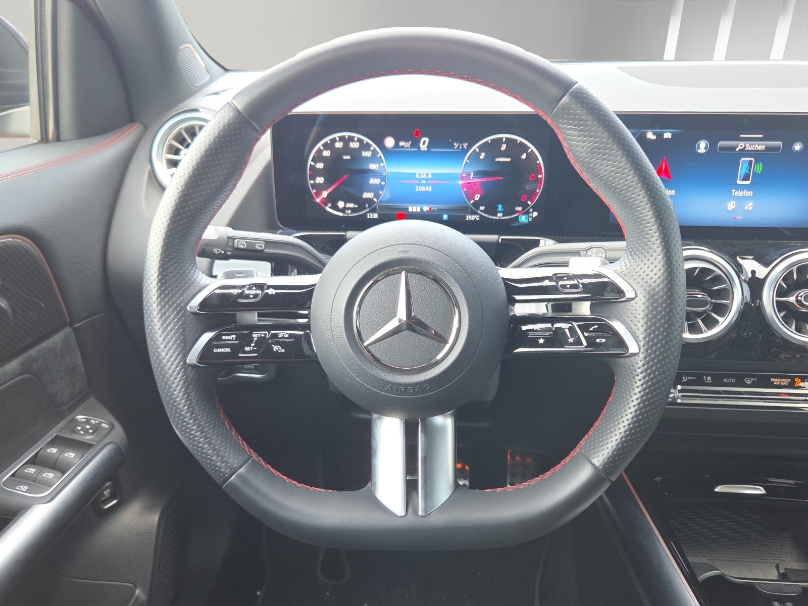 MERCEDES-BENZ GLA 200d 4Matic 8G-DCT AMG Line-image-7