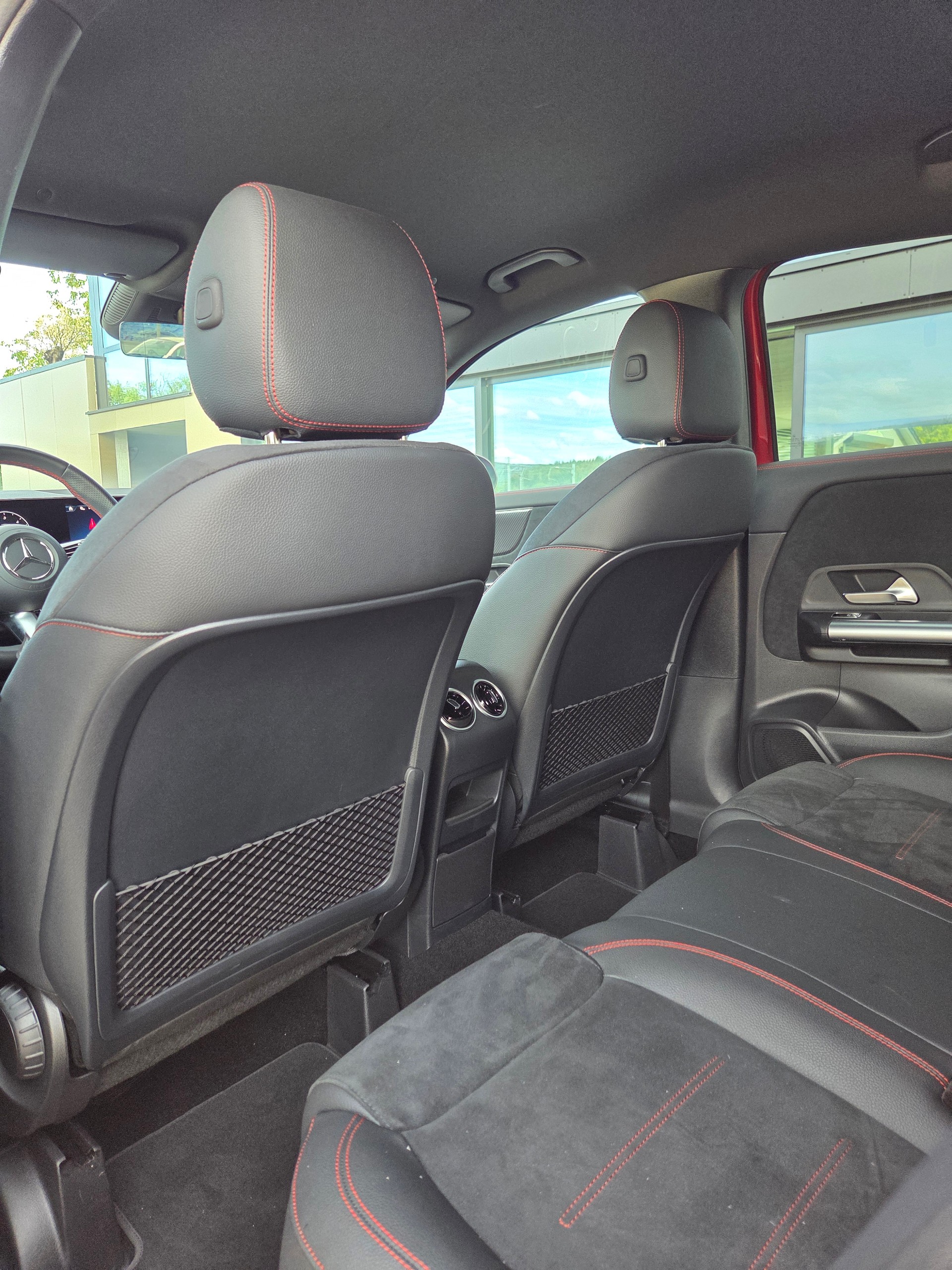 MERCEDES-BENZ GLA 200d 4Matic 8G-DCT AMG Line-image-9