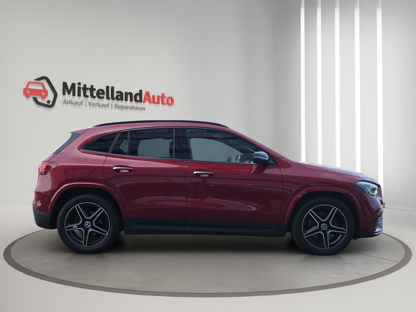 MERCEDES-BENZ GLA 200d 4Matic 8G-DCT AMG Line-showroom-element-3