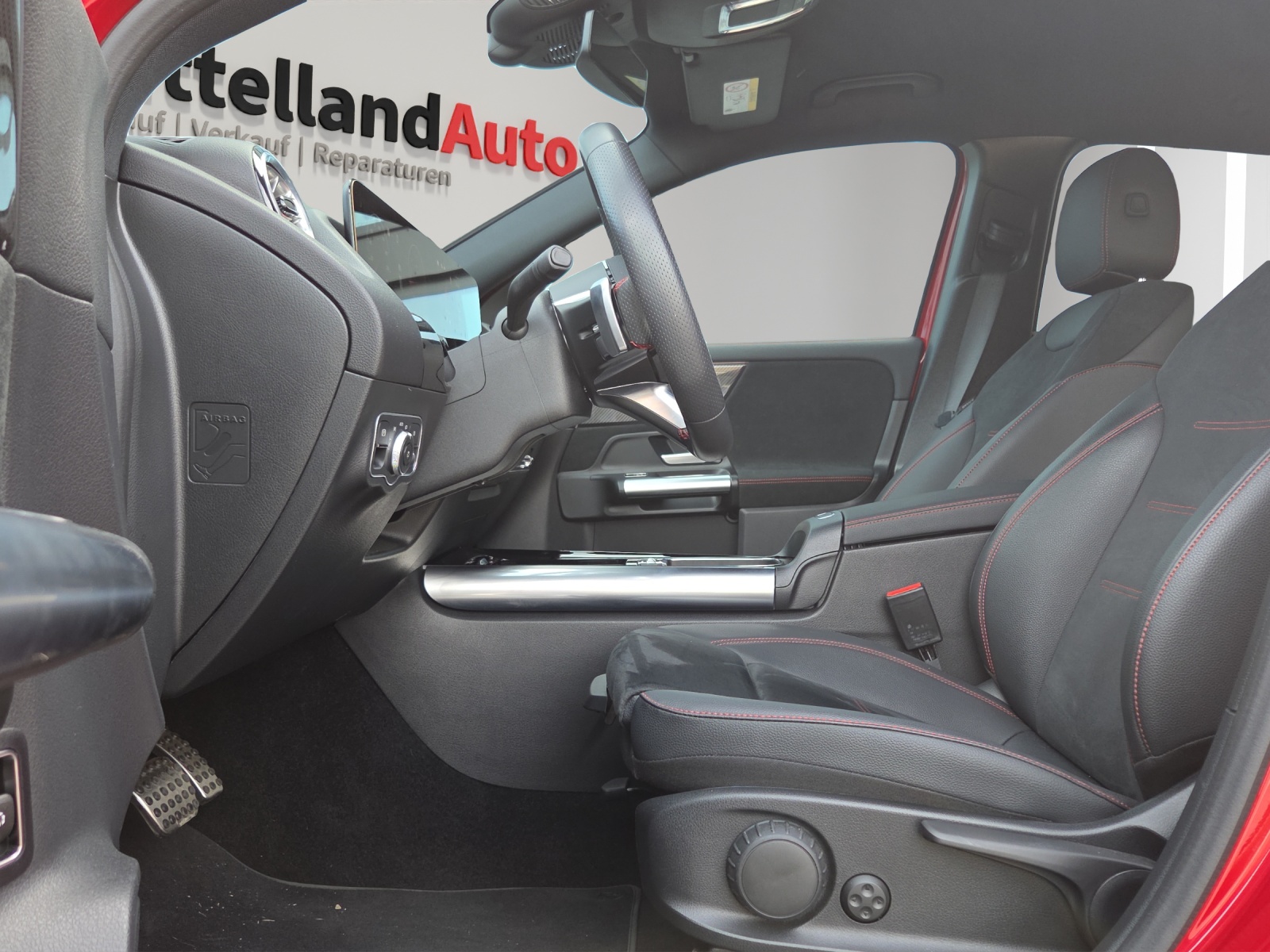 MERCEDES-BENZ GLA 200d 4Matic 8G-DCT AMG Line-image-8