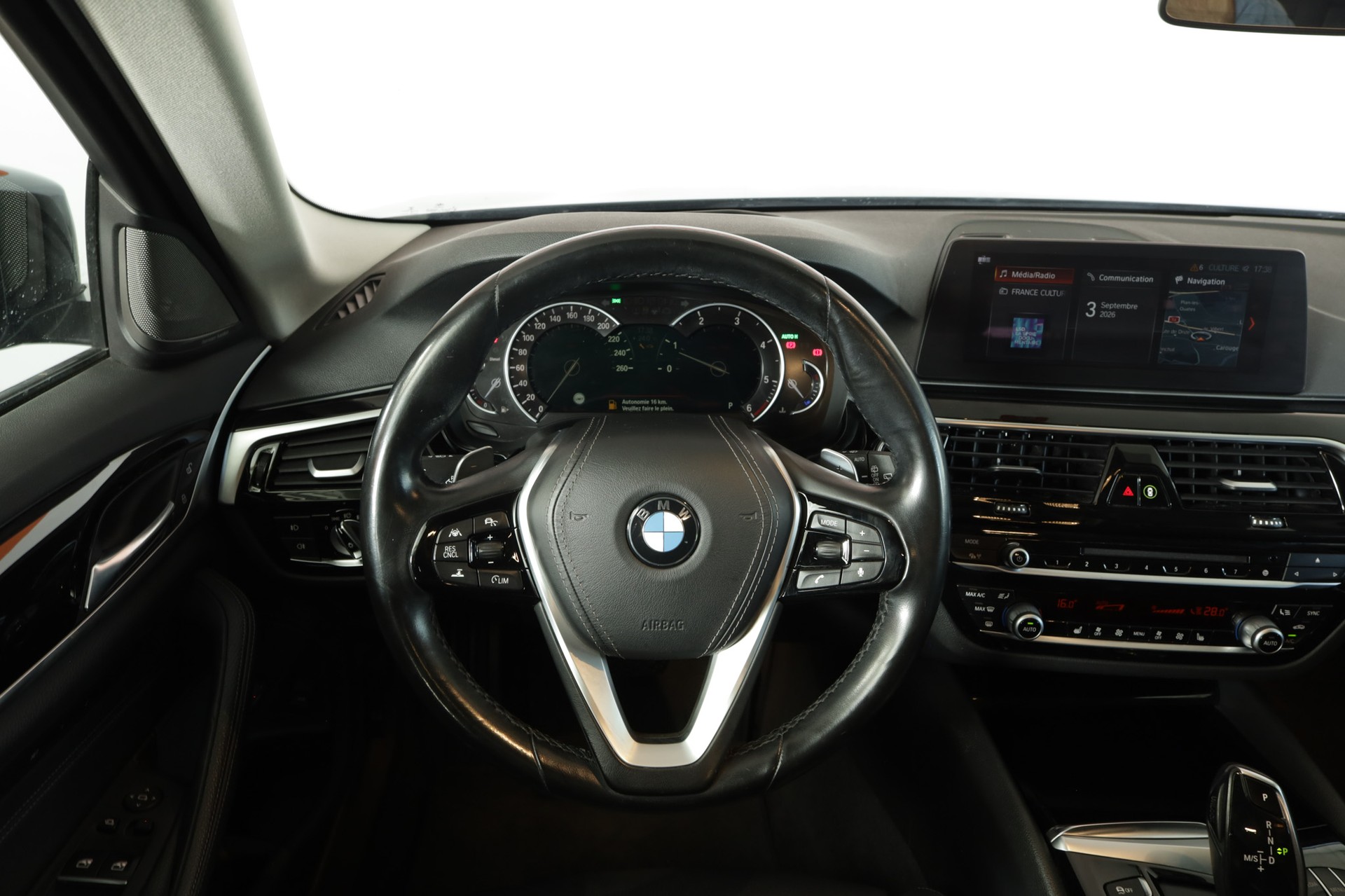 BMW 520d xDrive Touring Sport Line Steptronic-image-11