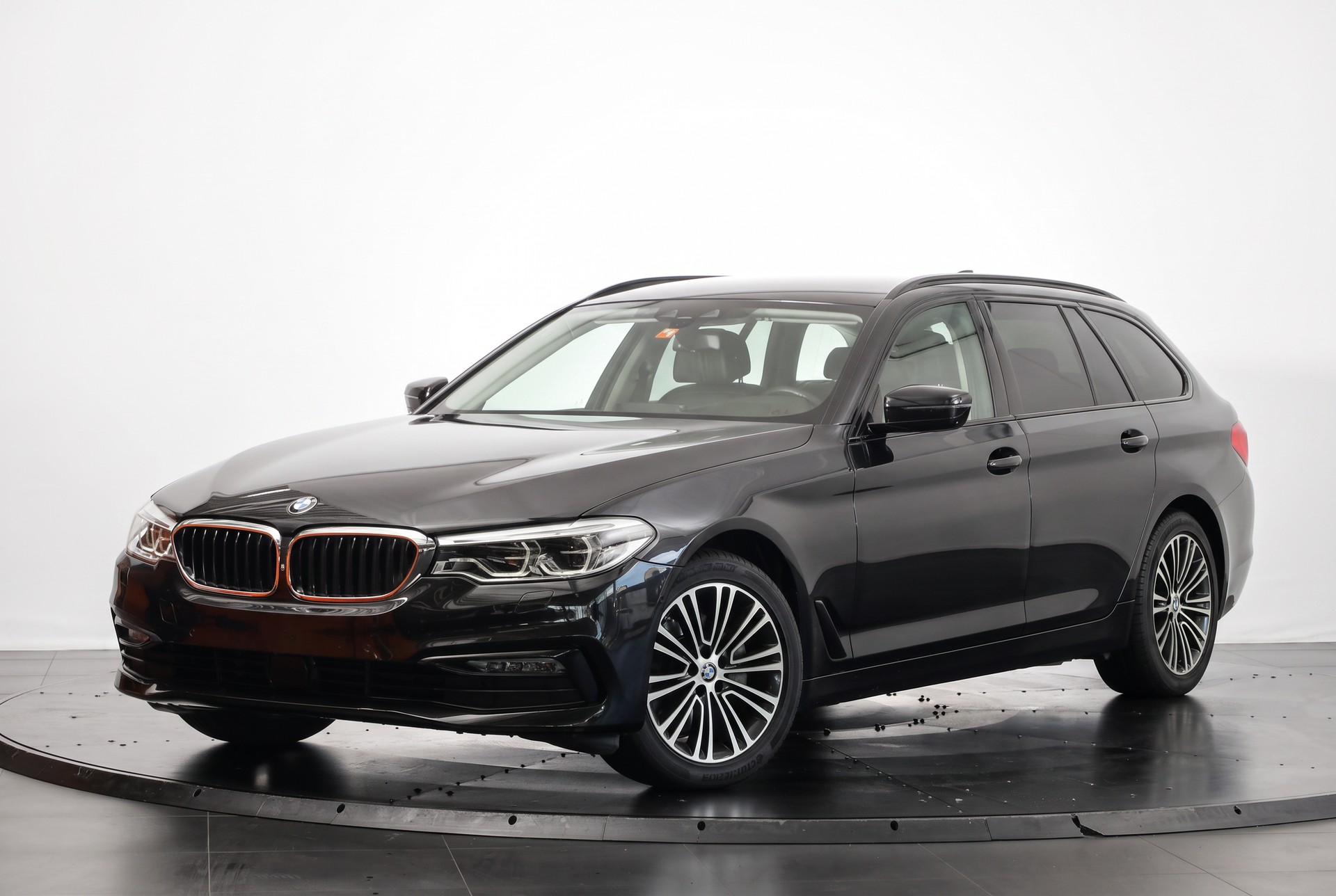 BMW 520d xDrive Touring Sport Line Steptronic-image-4