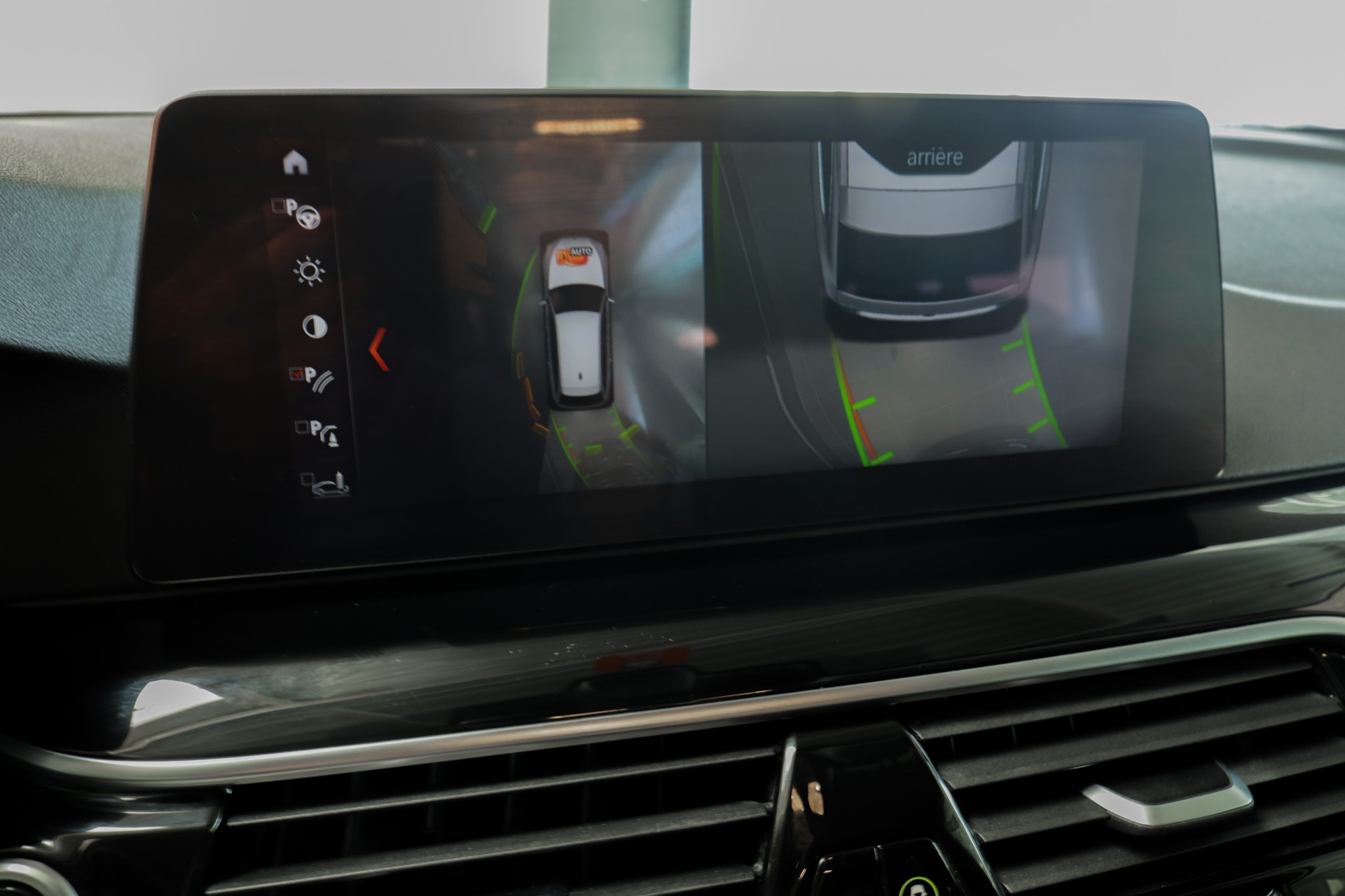 BMW 520d xDrive Touring Sport Line Steptronic-image-18
