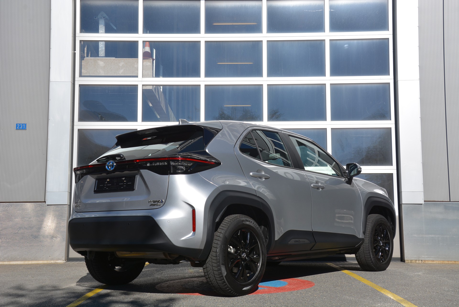 TOYOTA Yaris Cross 1.5 Trend e-CVT AWDi-image-1