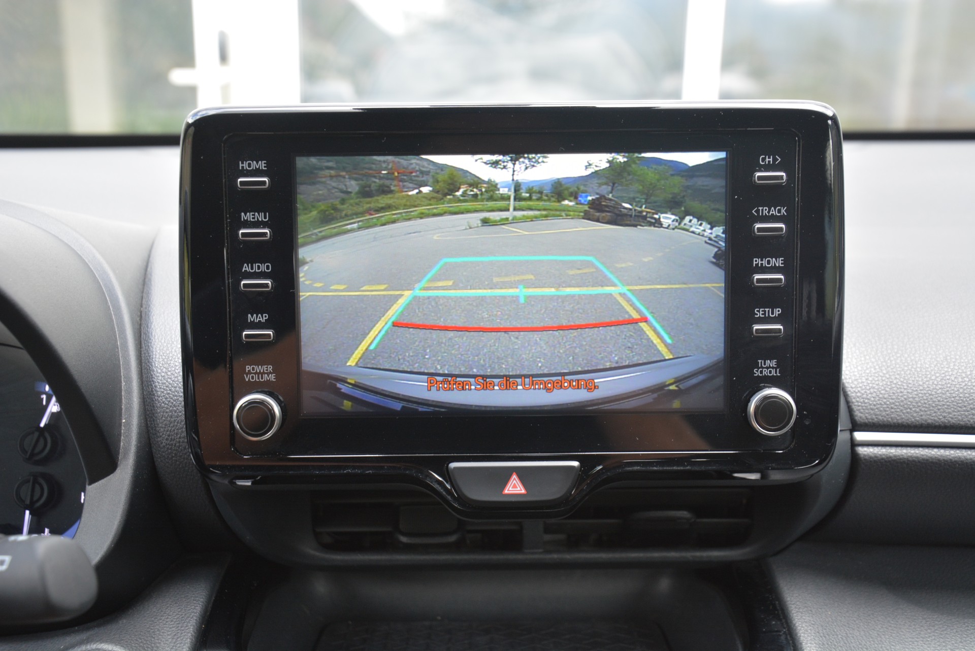 TOYOTA Yaris Cross 1.5 Trend e-CVT AWDi-image-8