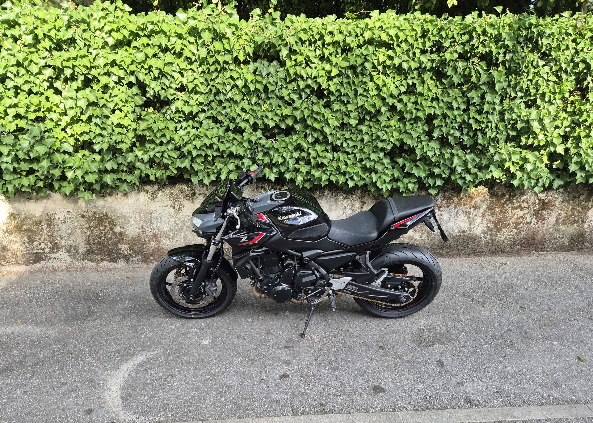 KAWASAKI Z 650 (35kW)-showroom-element-3