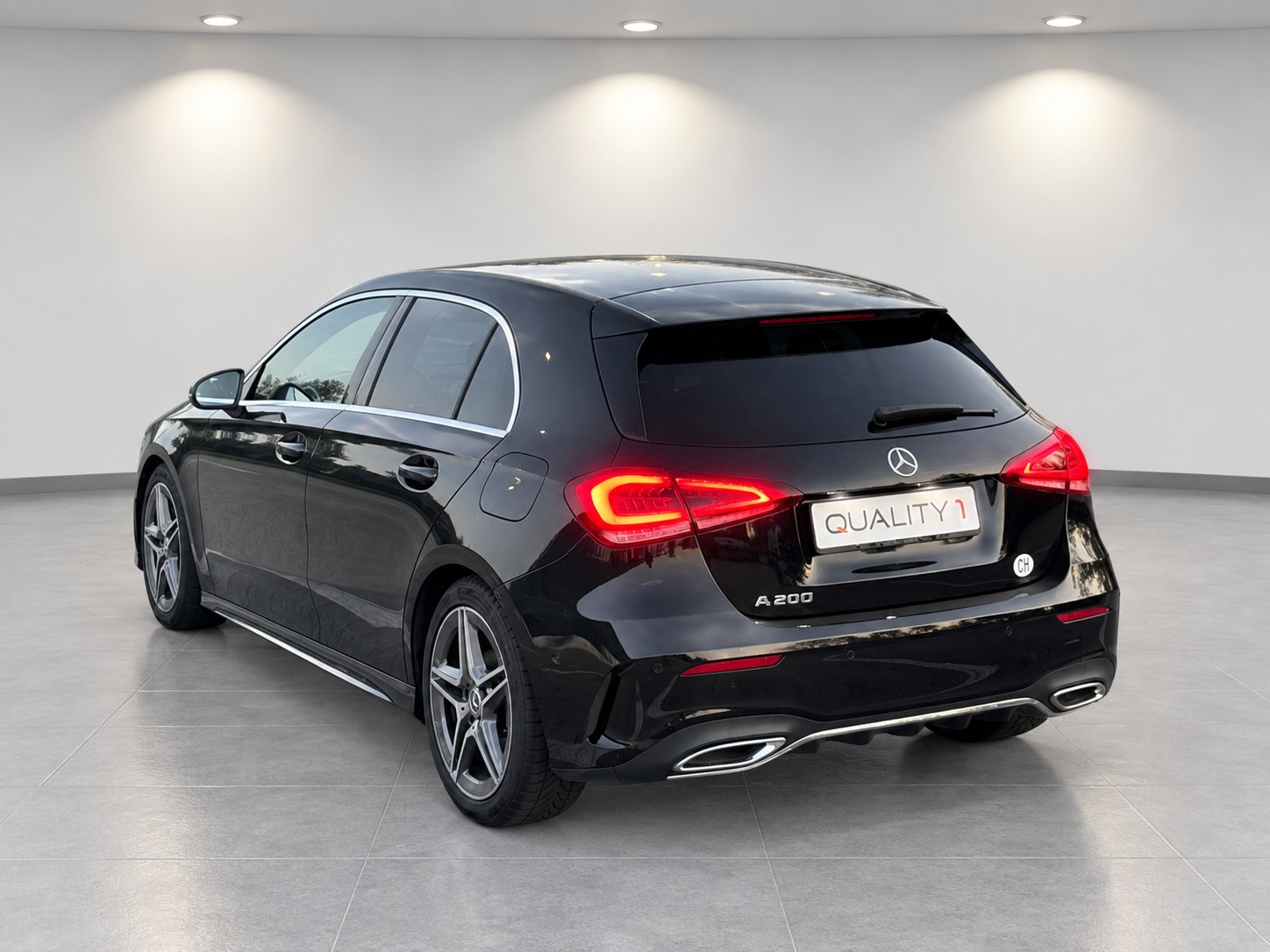 MERCEDES-BENZ A 200 AMG Line 7G-DCT-image-4