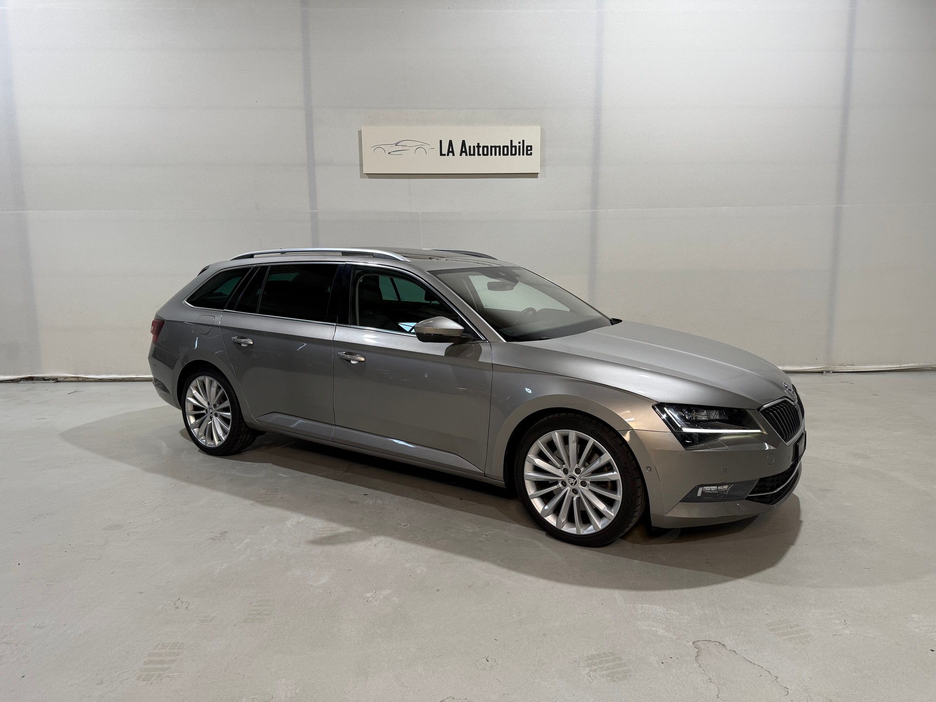 SKODA Superb Combi 2.0 TSI Style DSG 4x4-image-5