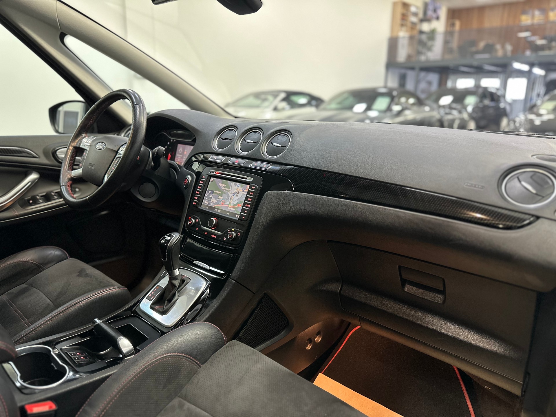 FORD S-Max 2.0 SCTi TitaniumS PowerShift-image-11
