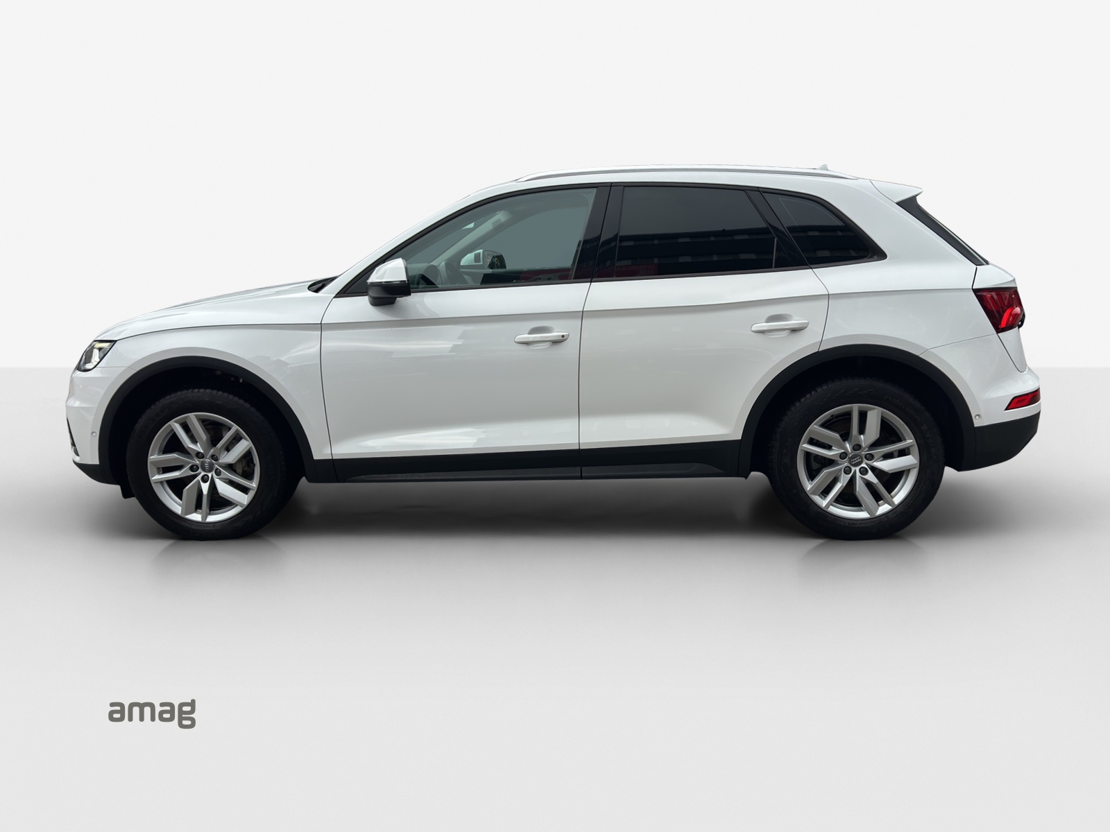 AUDI Q5 2.0 TDI quattro S-tronic-image-1