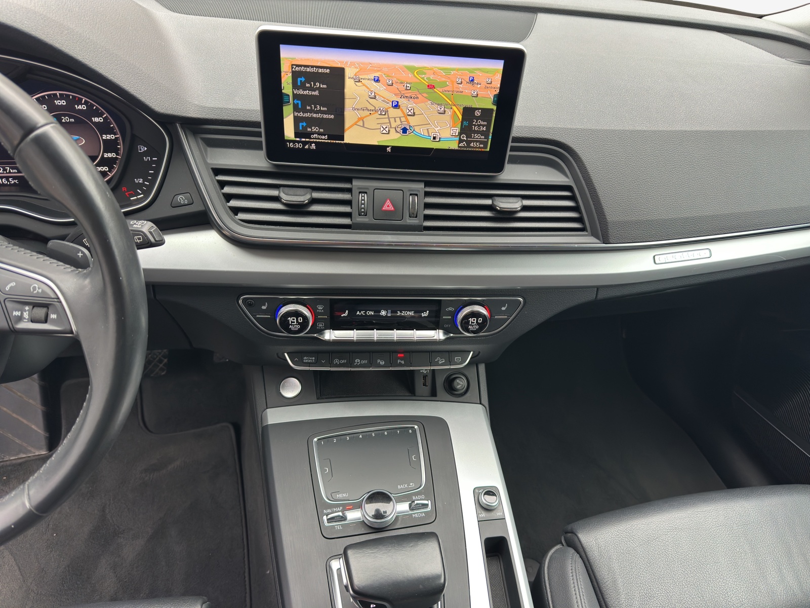 AUDI Q5 2.0 TDI quattro S-tronic-image-10