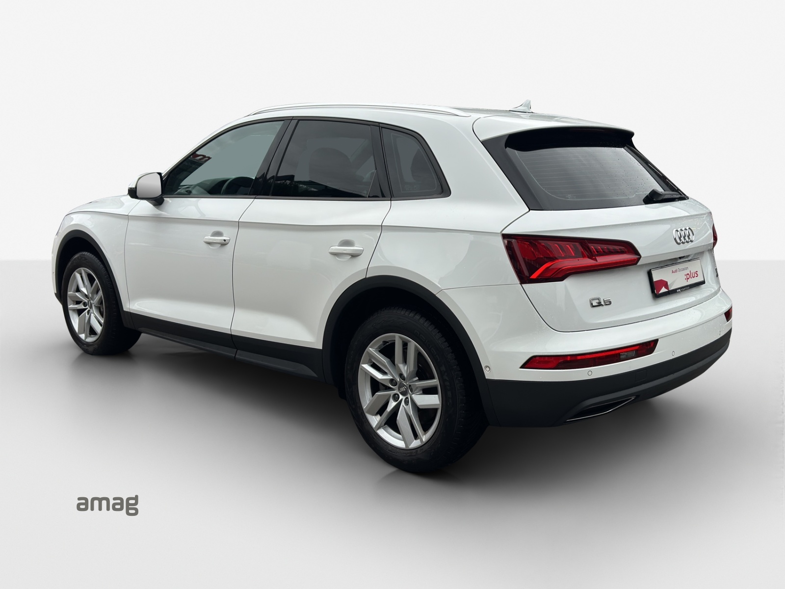 AUDI Q5 2.0 TDI quattro S-tronic-image-2