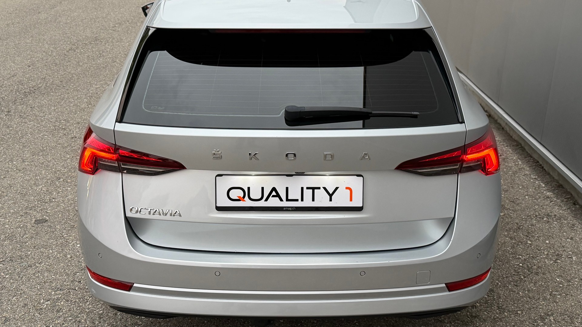 SKODA Octavia Combi 2.0 TDI DSG Ambition-image-6