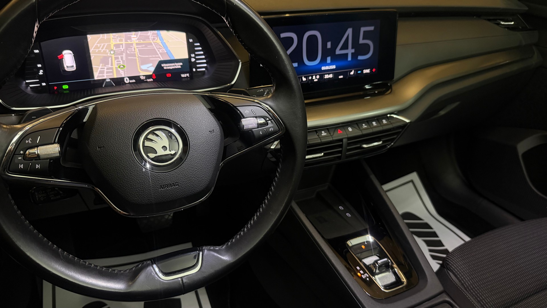 SKODA Octavia Combi 2.0 TDI DSG Ambition-image-21