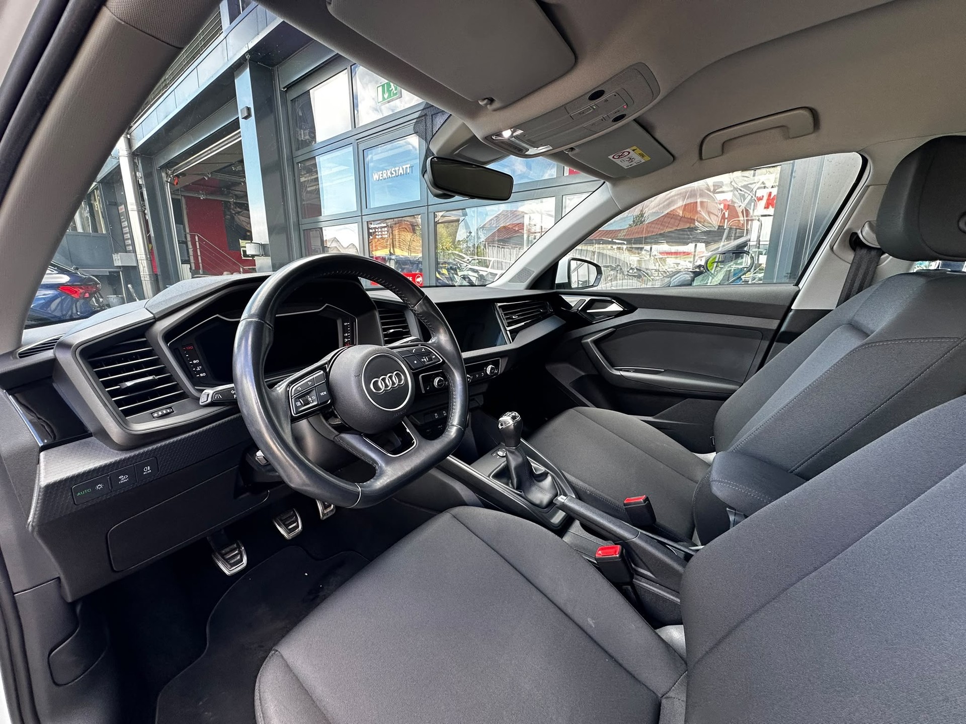 AUDI A1 Sportback 30 TFSI advanced-image-11