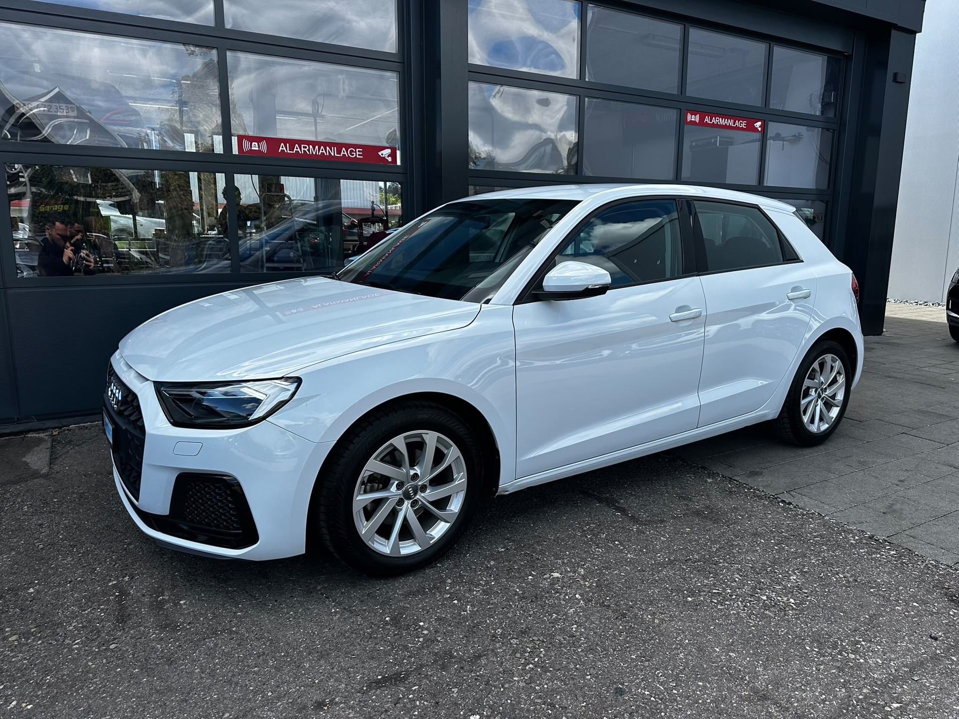 AUDI A1 Sportback 30 TFSI advanced-image-1