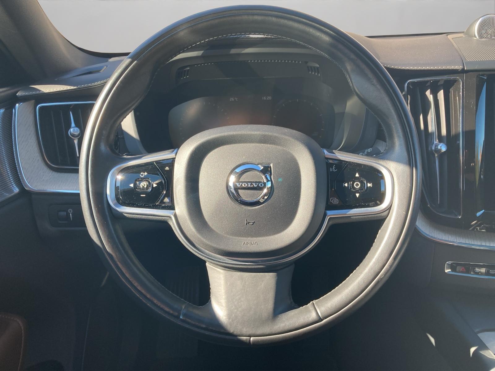 VOLVO XC60 2.0 T6 Inscription AWD-image-12