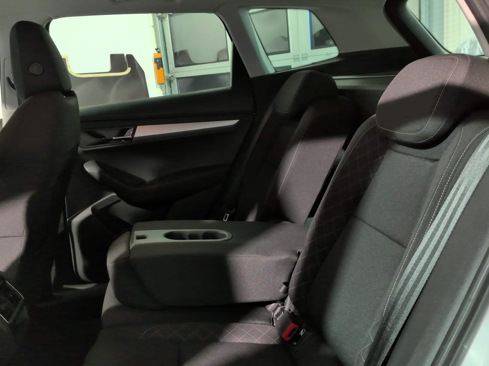 SKODA Karoq 2.0 TDI CR Ambition 4x4-image-18