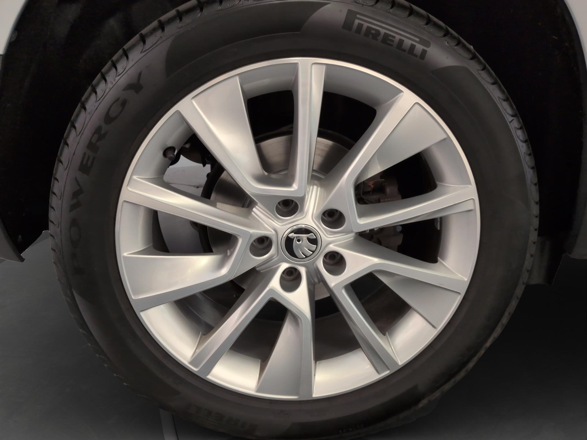 SKODA Karoq 2.0 TDI CR Ambition 4x4-image-24