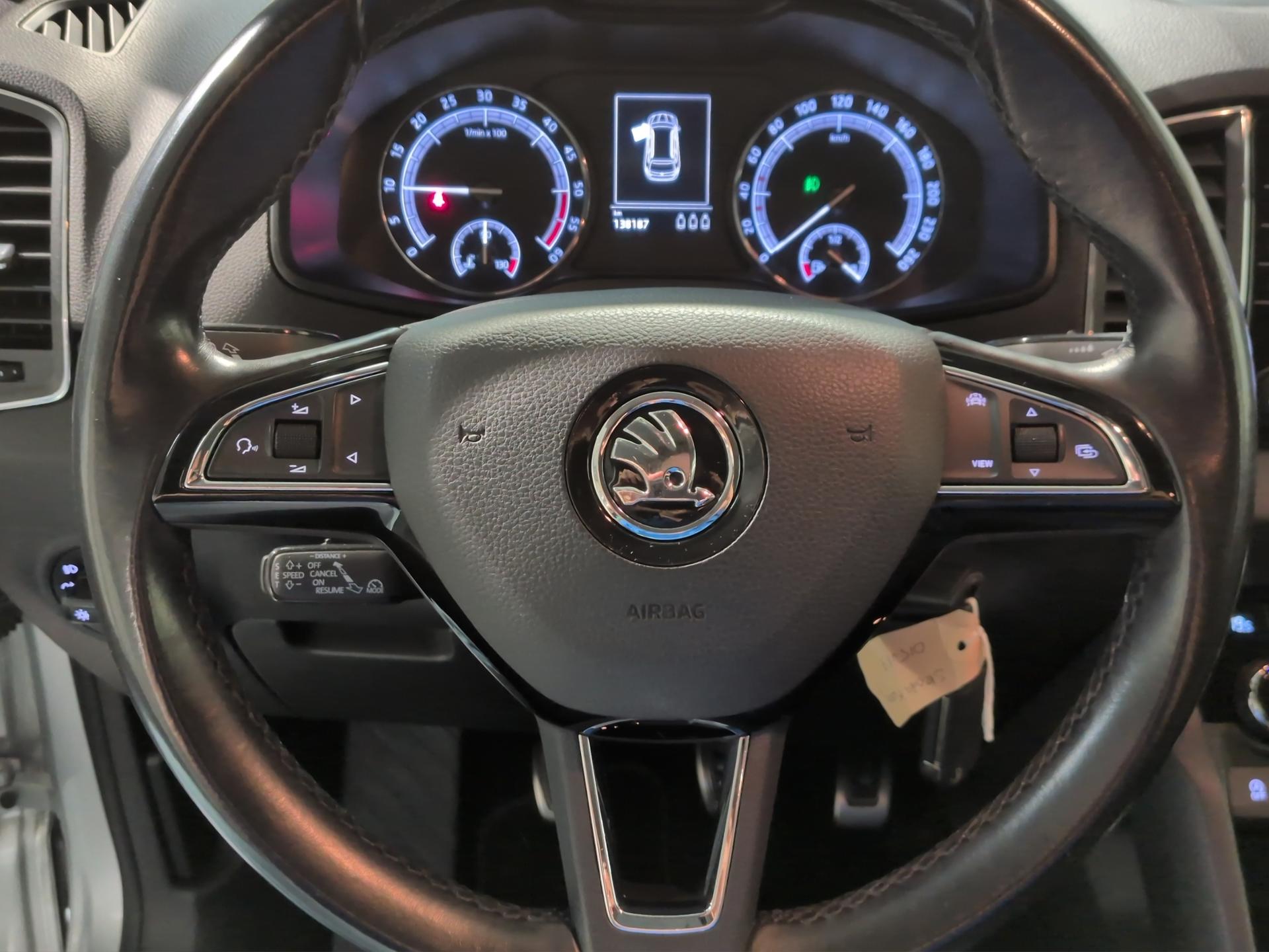 SKODA Karoq 2.0 TDI CR Ambition 4x4-image-9