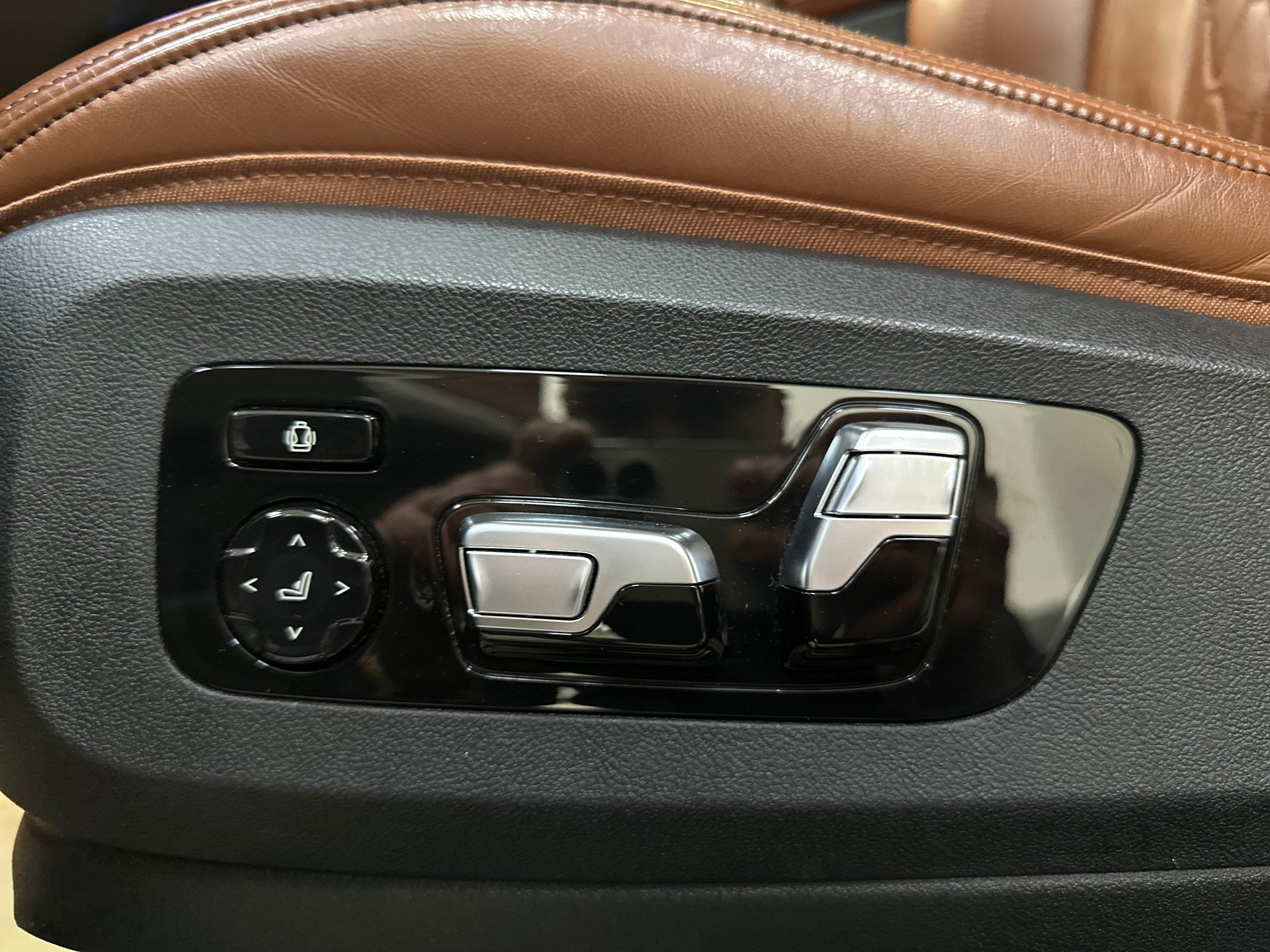 BMW X7 xDrive M50i Steptronic-image-22