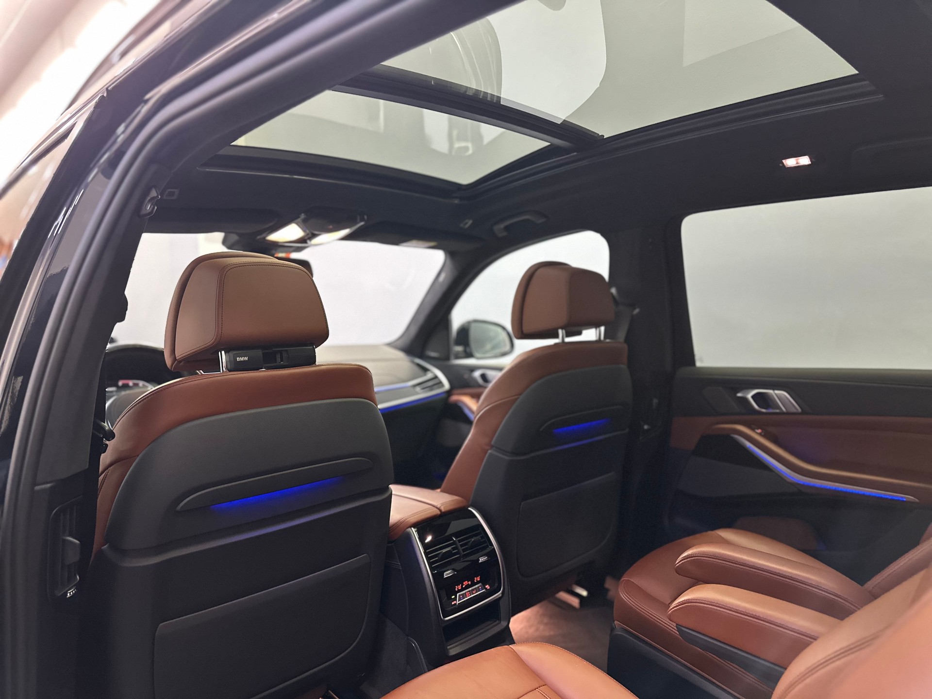 BMW X7 xDrive M50i Steptronic-image-17