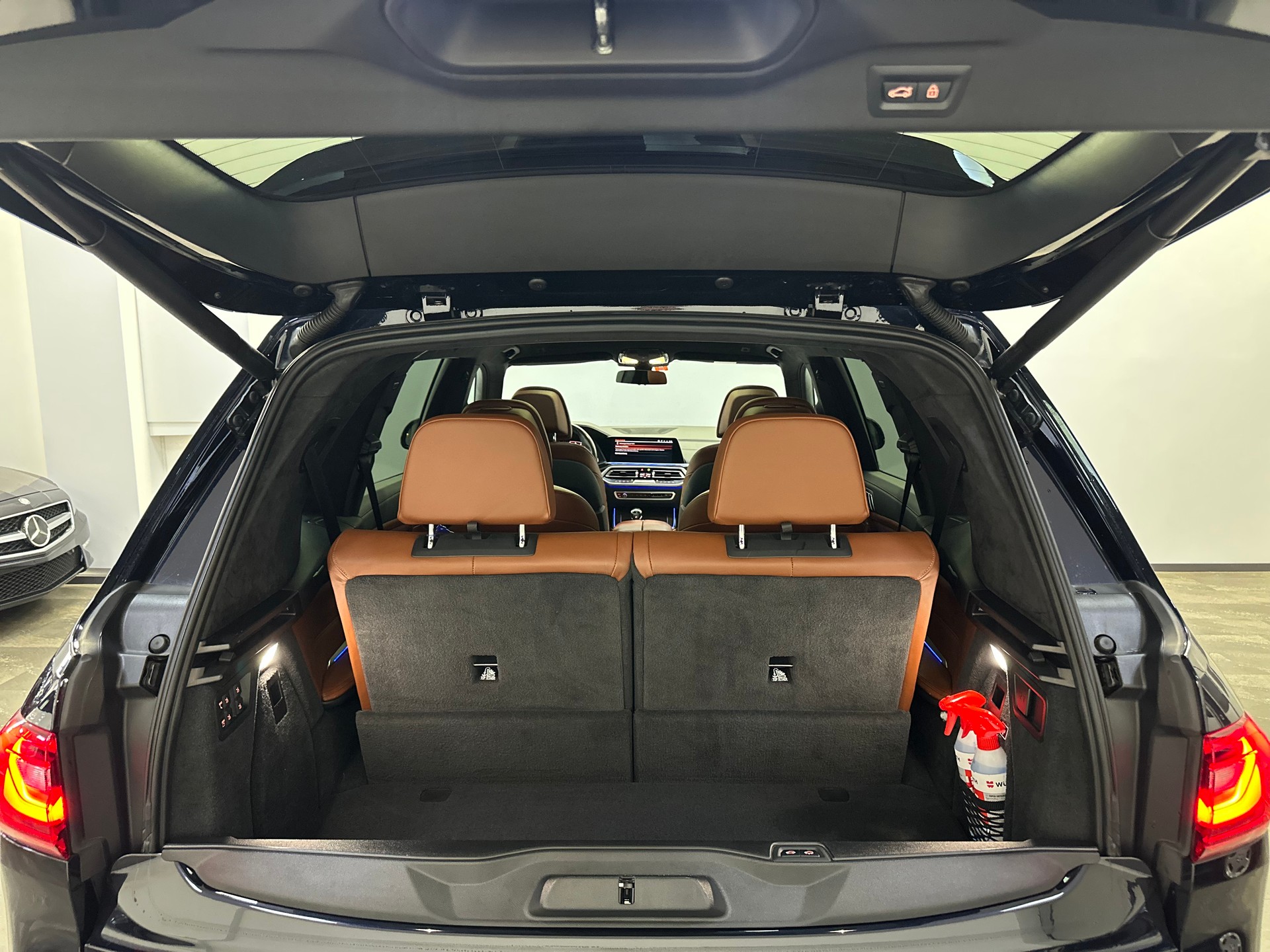 BMW X7 xDrive M50i Steptronic-image-16