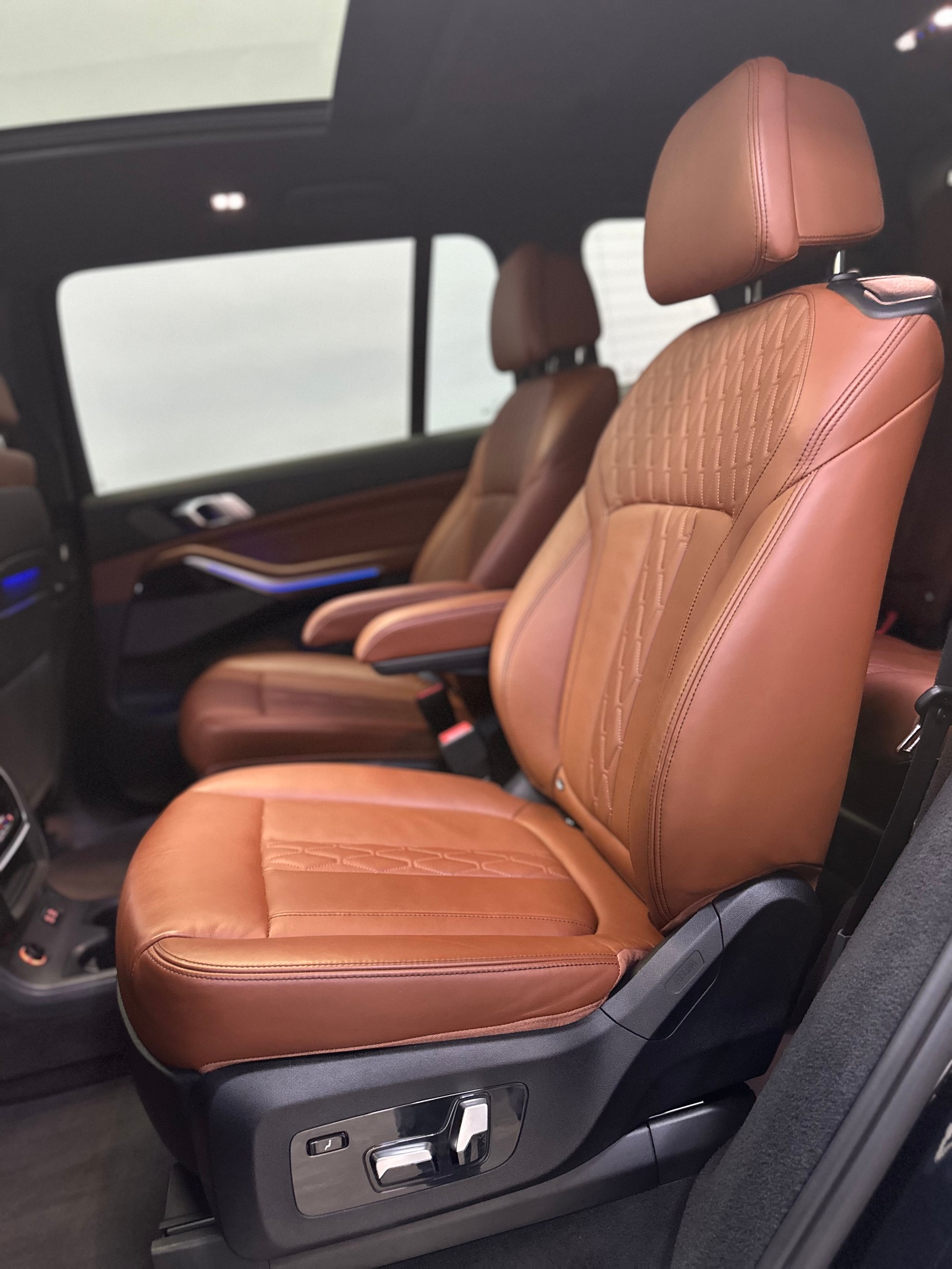 BMW X7 xDrive M50i Steptronic-image-18