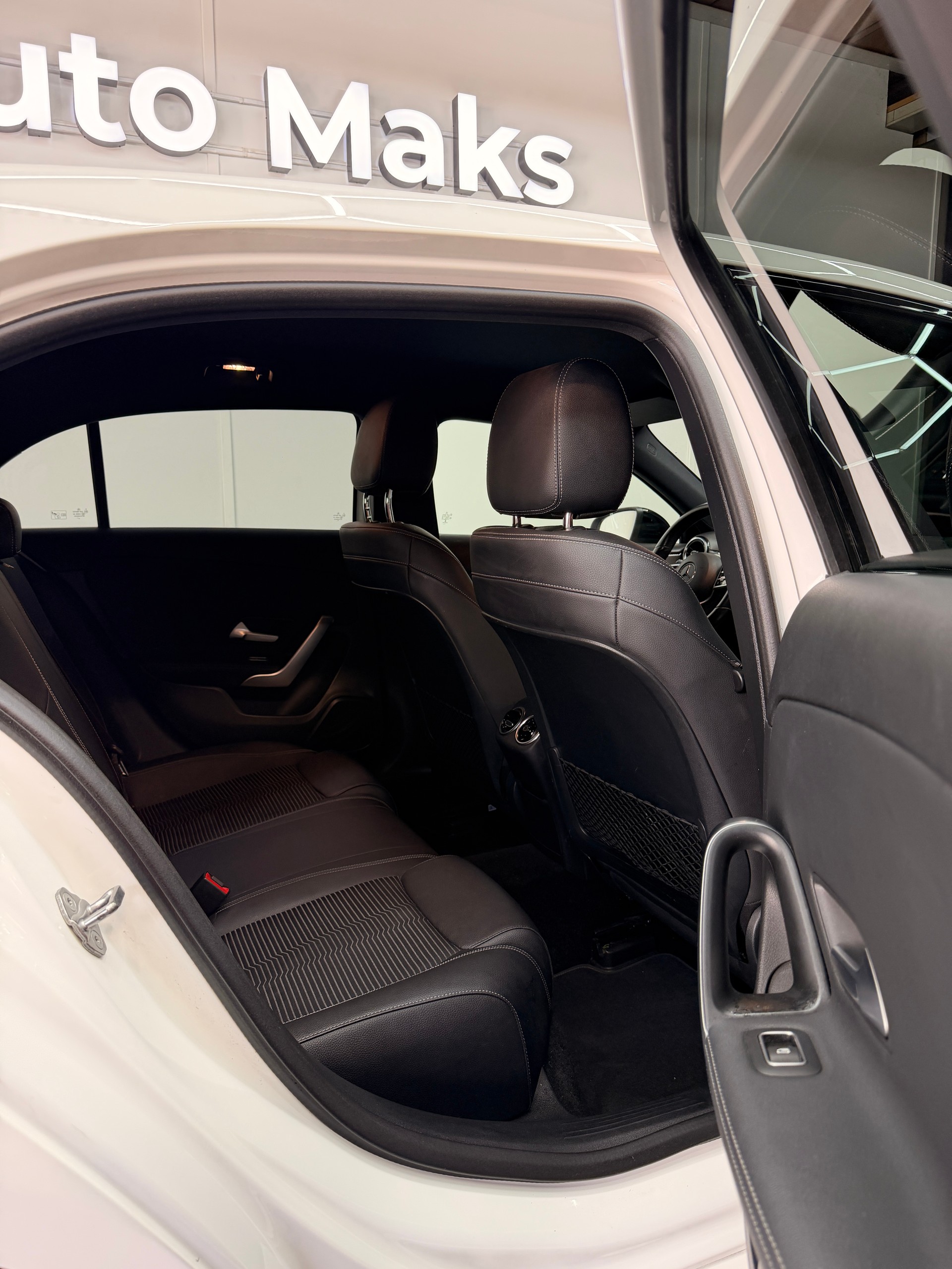 MERCEDES-BENZ A 180 d Progressive-image-6