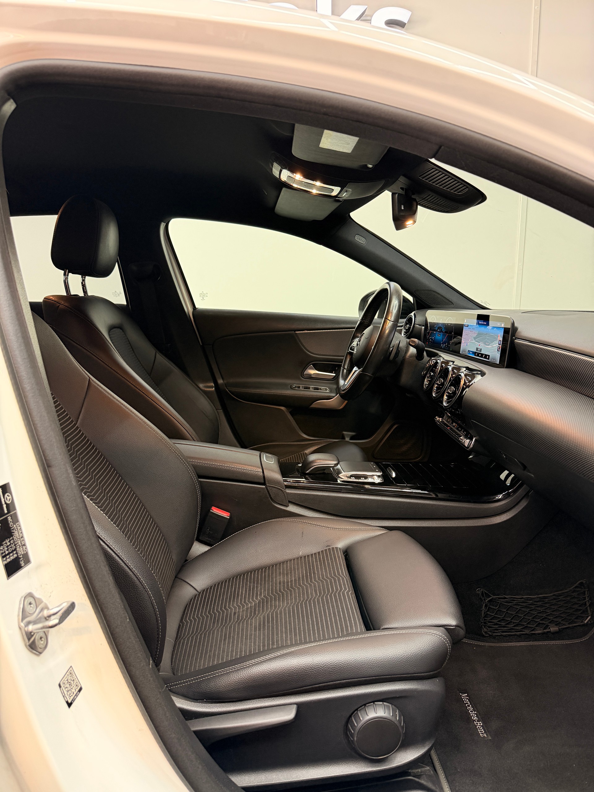 MERCEDES-BENZ A 180 d Progressive-image-5