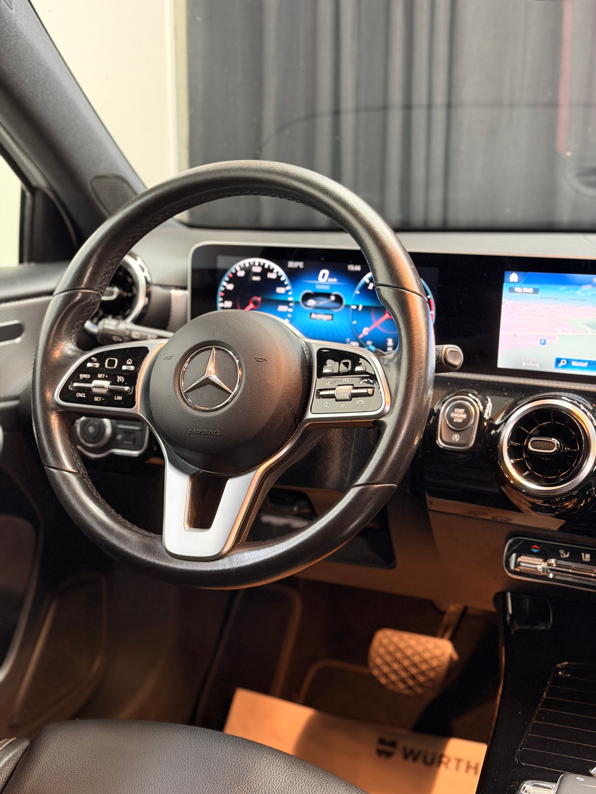 MERCEDES-BENZ A 180 d Progressive-image-9
