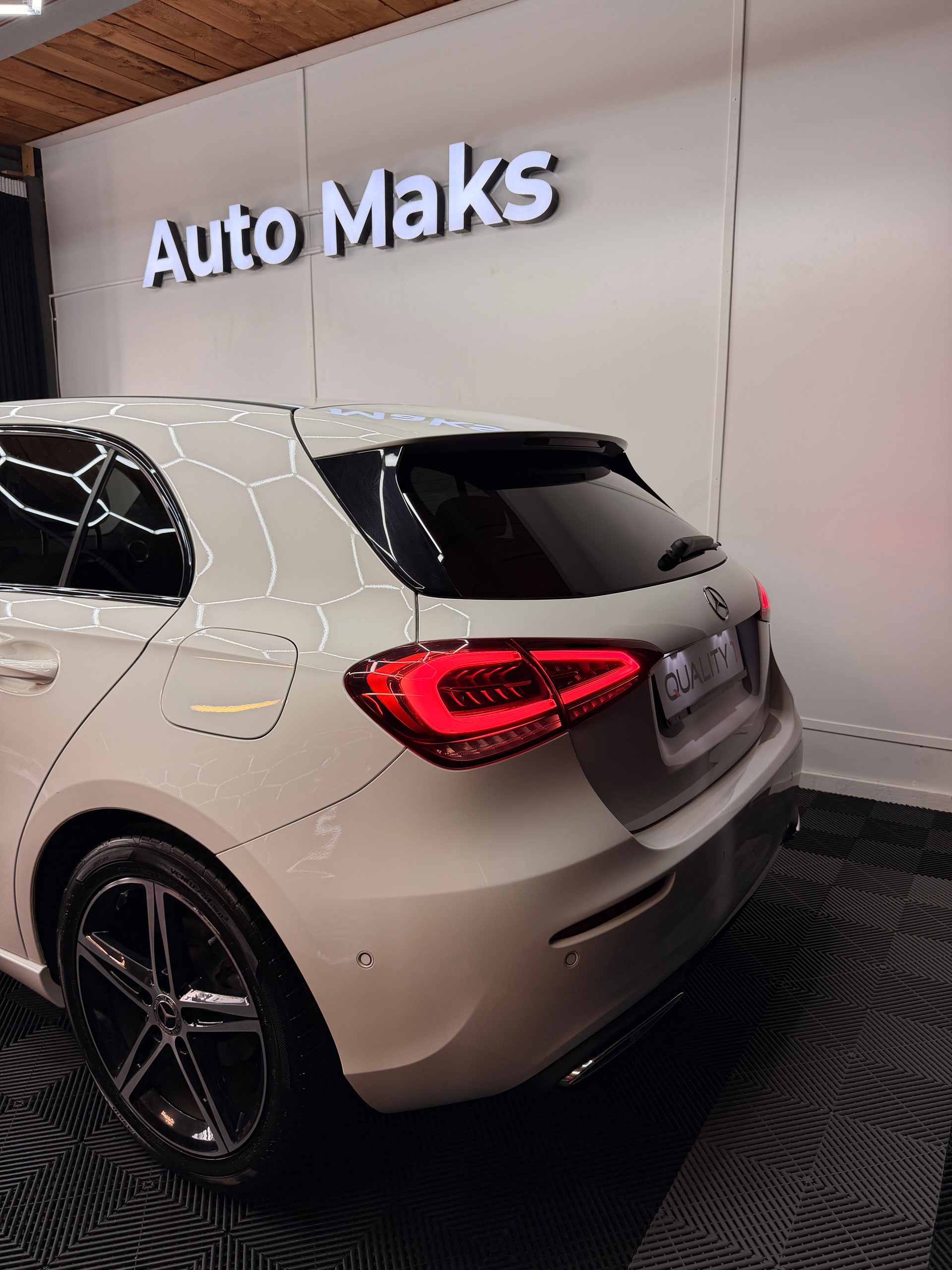 MERCEDES-BENZ A 180 d Progressive-image-4
