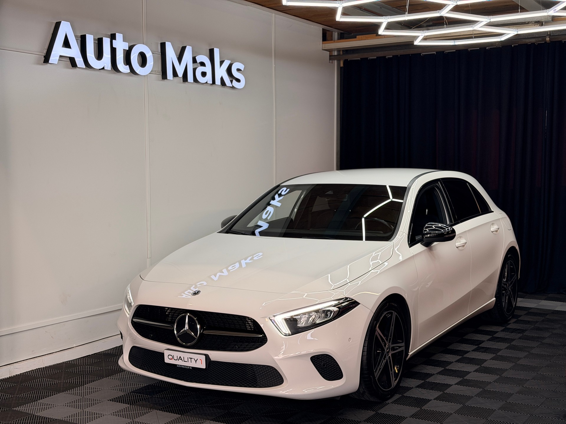 MERCEDES-BENZ A 180 d Progressive-image-0