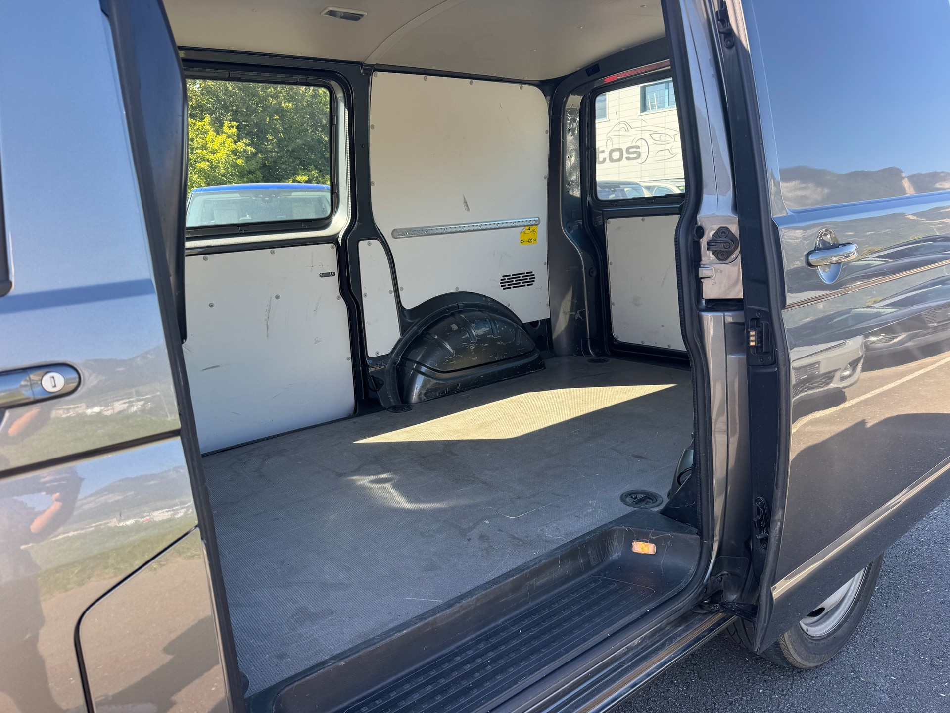 VW T6 2.0 Bi-TDI 4Motion DSG-image-9
