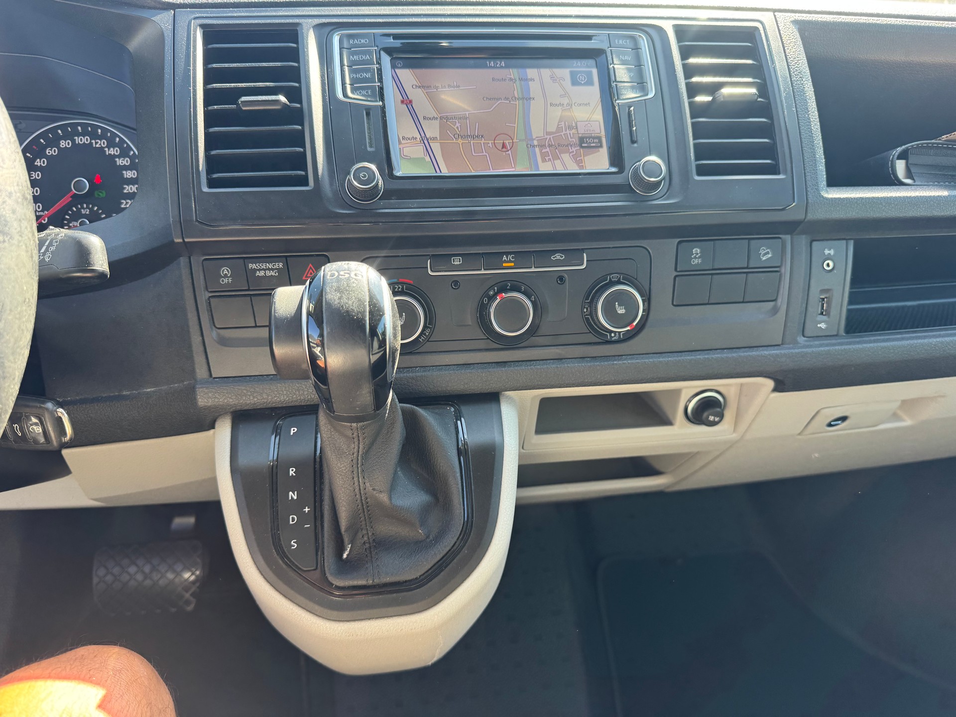 VW T6 2.0 Bi-TDI 4Motion DSG-image-19
