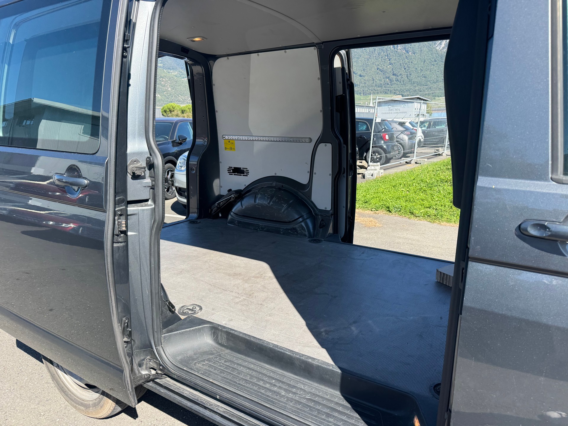 VW T6 2.0 Bi-TDI 4Motion DSG-image-11