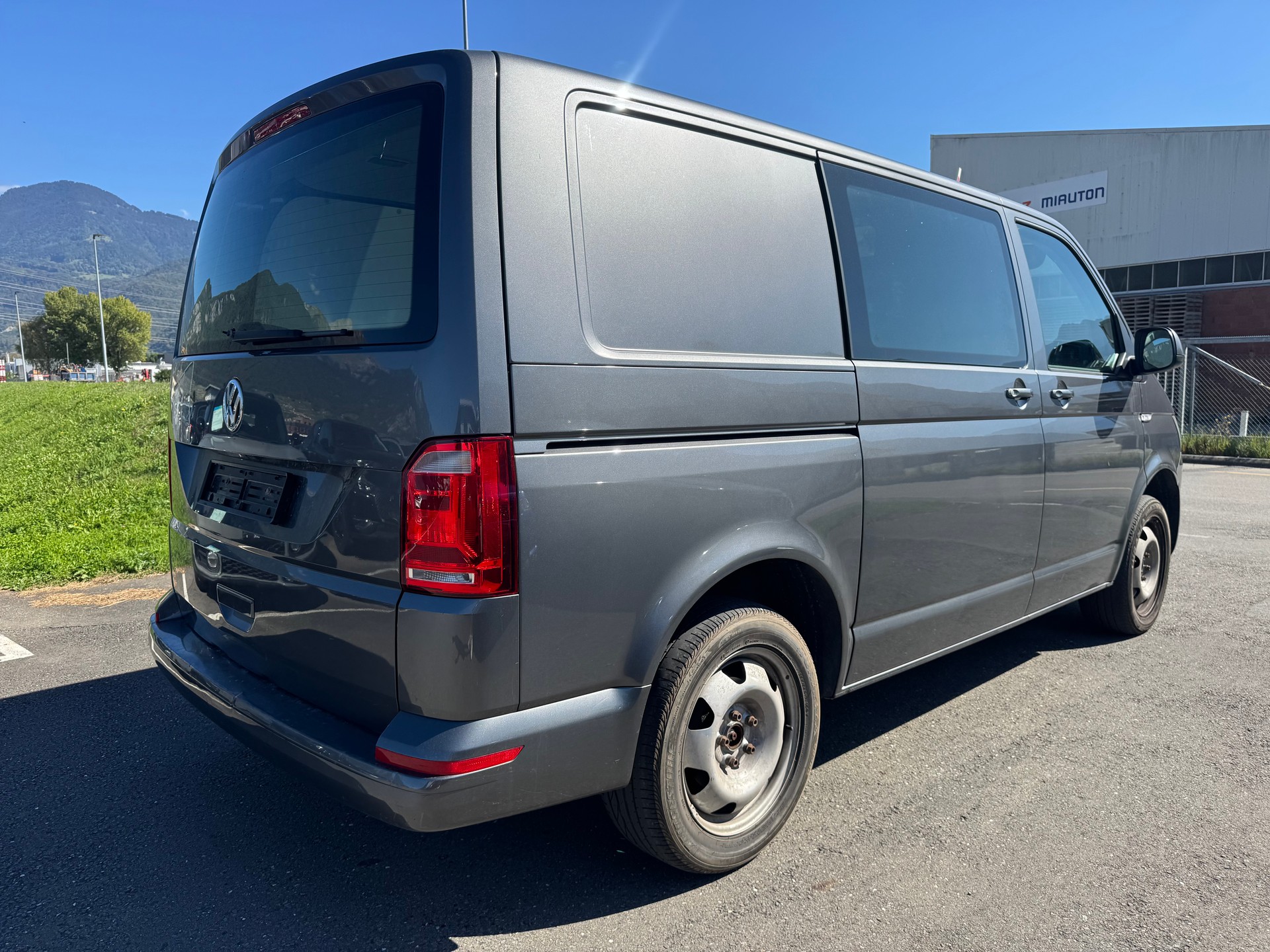 VW T6 2.0 Bi-TDI 4Motion DSG-image-5