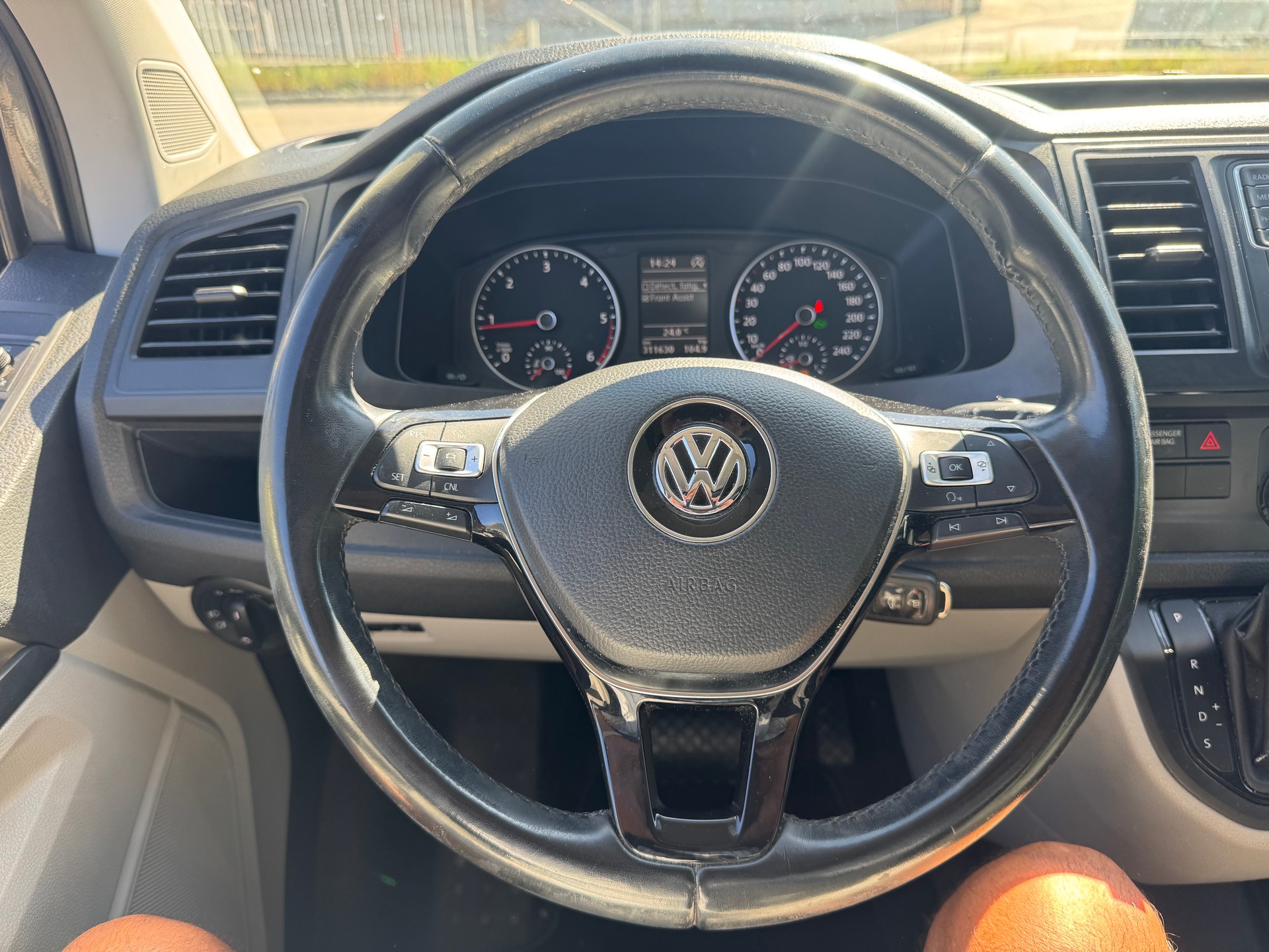 VW T6 2.0 Bi-TDI 4Motion DSG-image-15