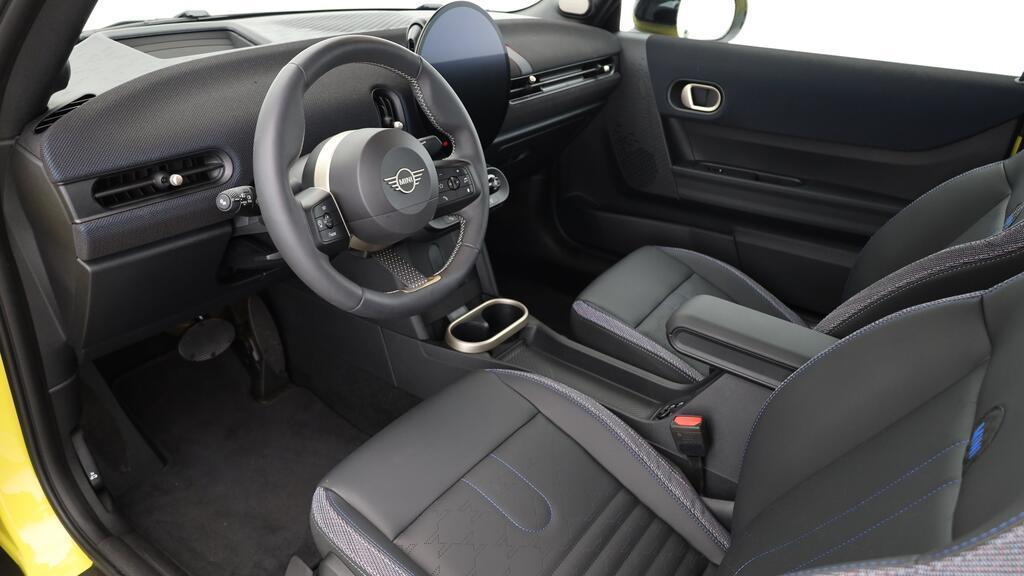 MINI Cooper Cabrio C-image-16