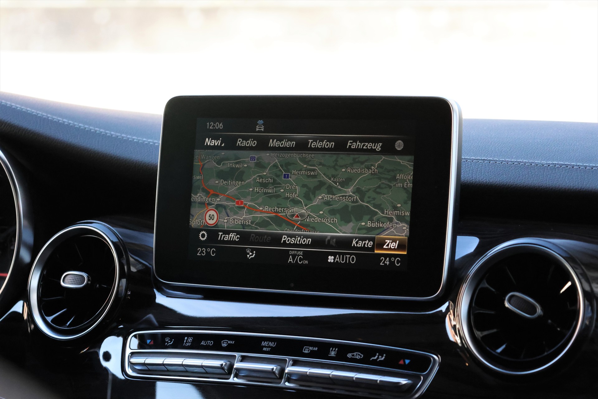 MERCEDES-BENZ V 300 d lang Avantgarde 4Matic 9G-Tronic (CH) 7Plätzer + 2.5T AHK-image-23