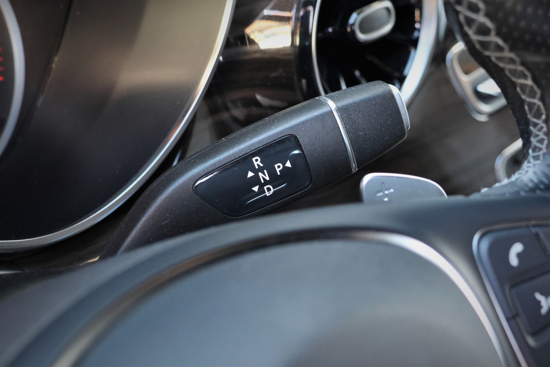 MERCEDES-BENZ V 300 d lang Avantgarde 4Matic 9G-Tronic (CH) 7Plätzer + 2.5T AHK-image-11