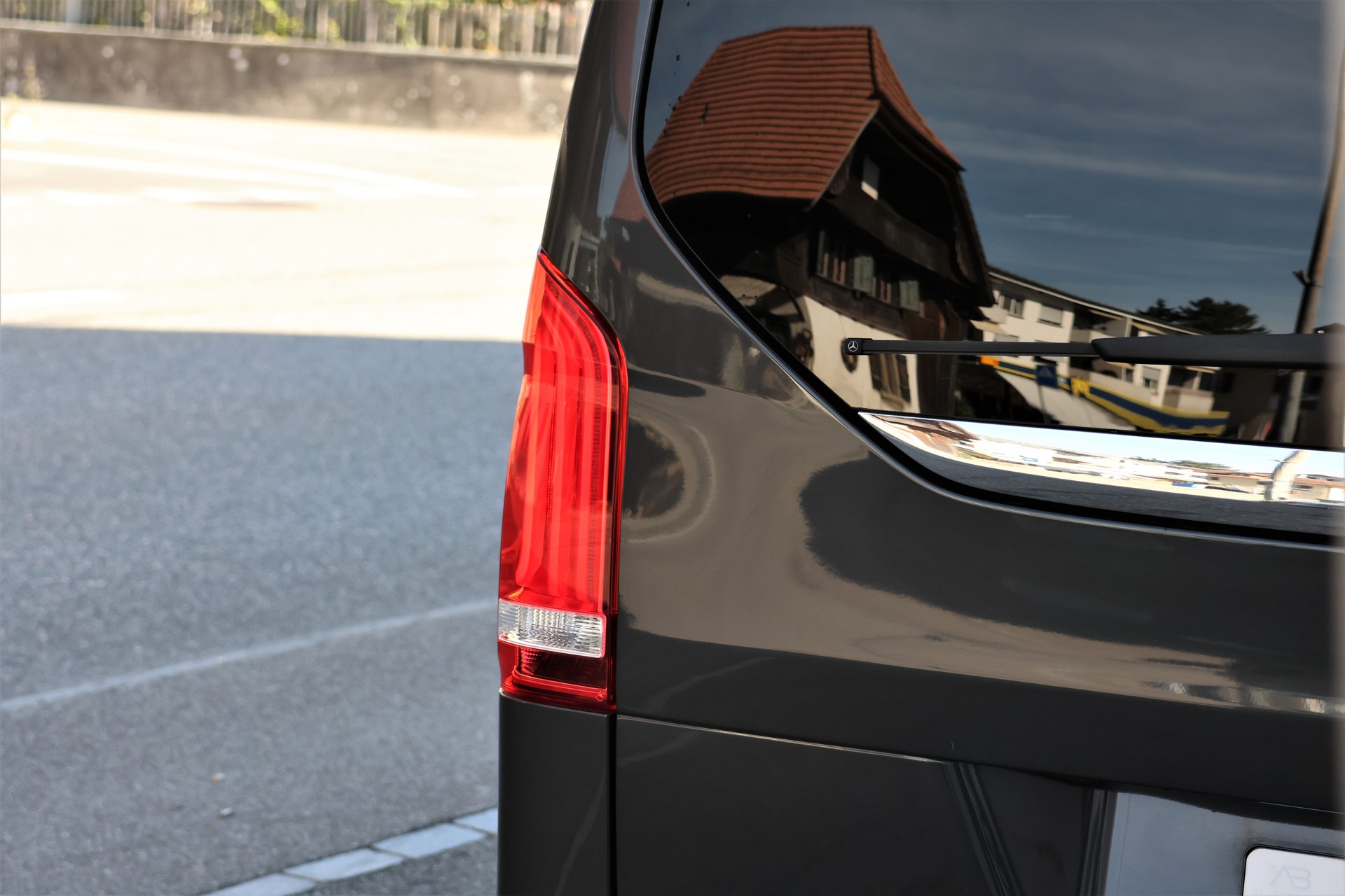 MERCEDES-BENZ V 300 d lang Avantgarde 4Matic 9G-Tronic (CH) 7Plätzer + 2.5T AHK-image-5